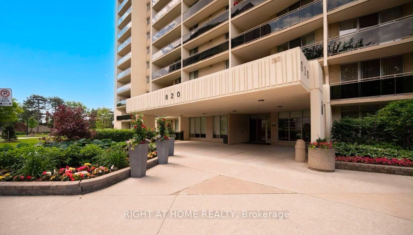Photo of Unit 1102, 820 Burnhamthorpe Road