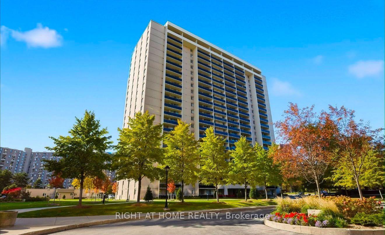 Photo 2 of Unit 1102, 820 Burnhamthorpe Road, Etobicoke, Markland Wood — HOMEH