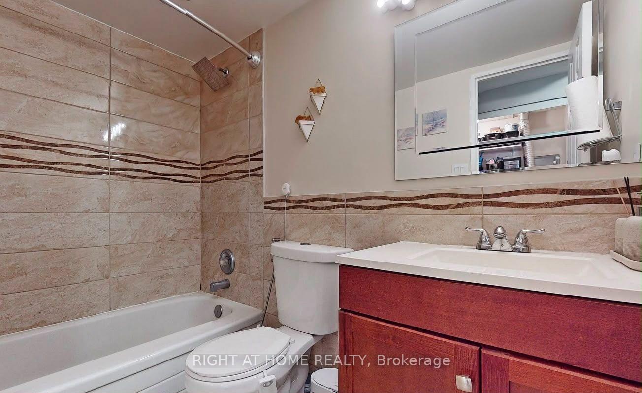 Photo 16 of Unit 1102, 820 Burnhamthorpe Road, Etobicoke, Markland Wood — HOMEH