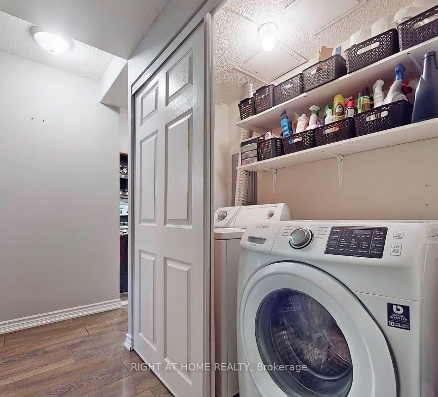 Photo 17 of Unit 1102, 820 Burnhamthorpe Road, Etobicoke, Markland Wood — HOMEH