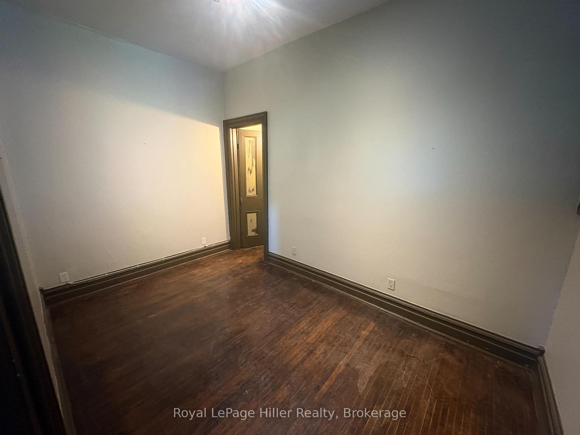 Photo 3 of 34 Ontario Street, Stratford — HOMEH