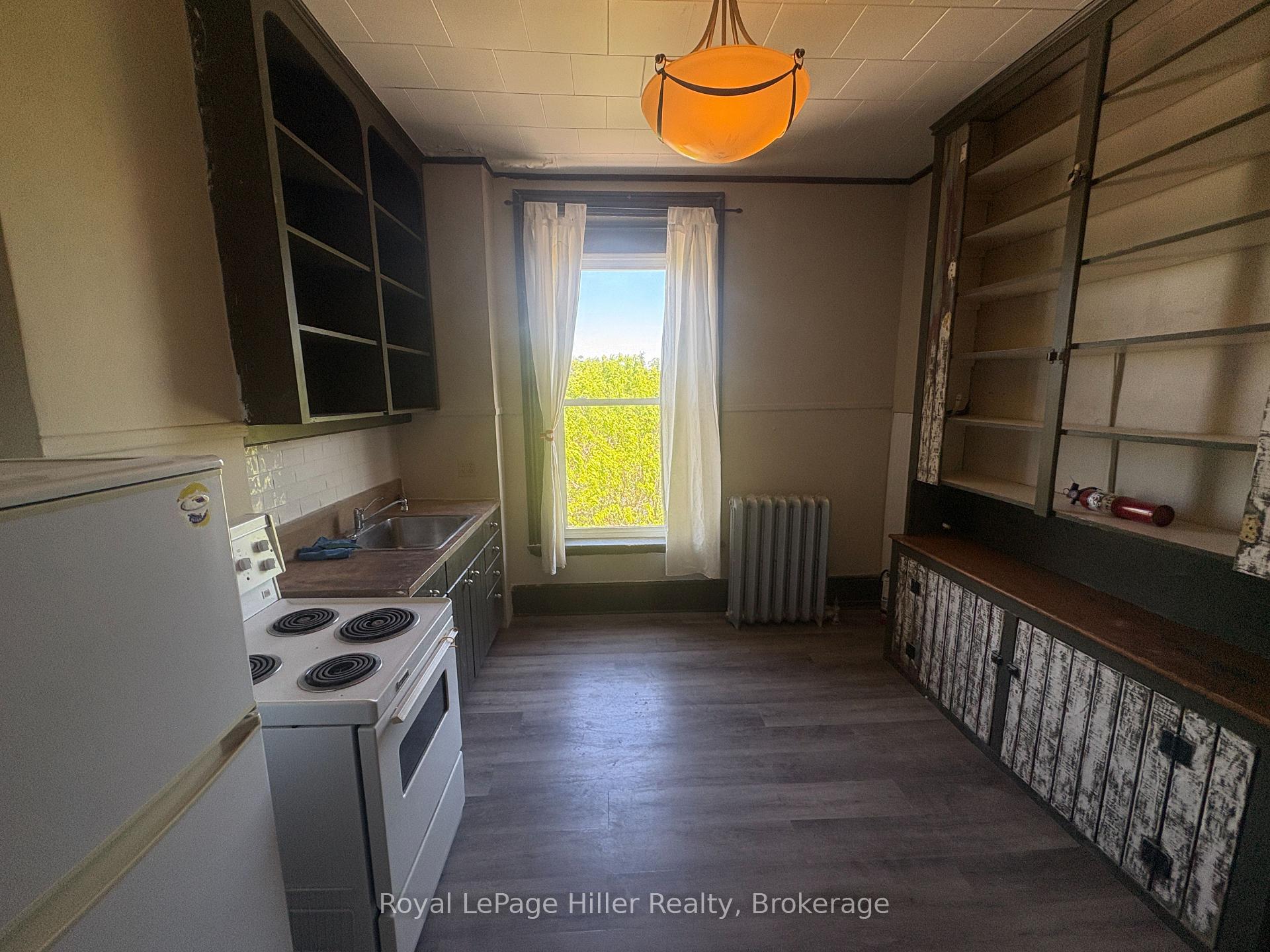 Photo 10 of 34 Ontario Street, Stratford — HOMEH
