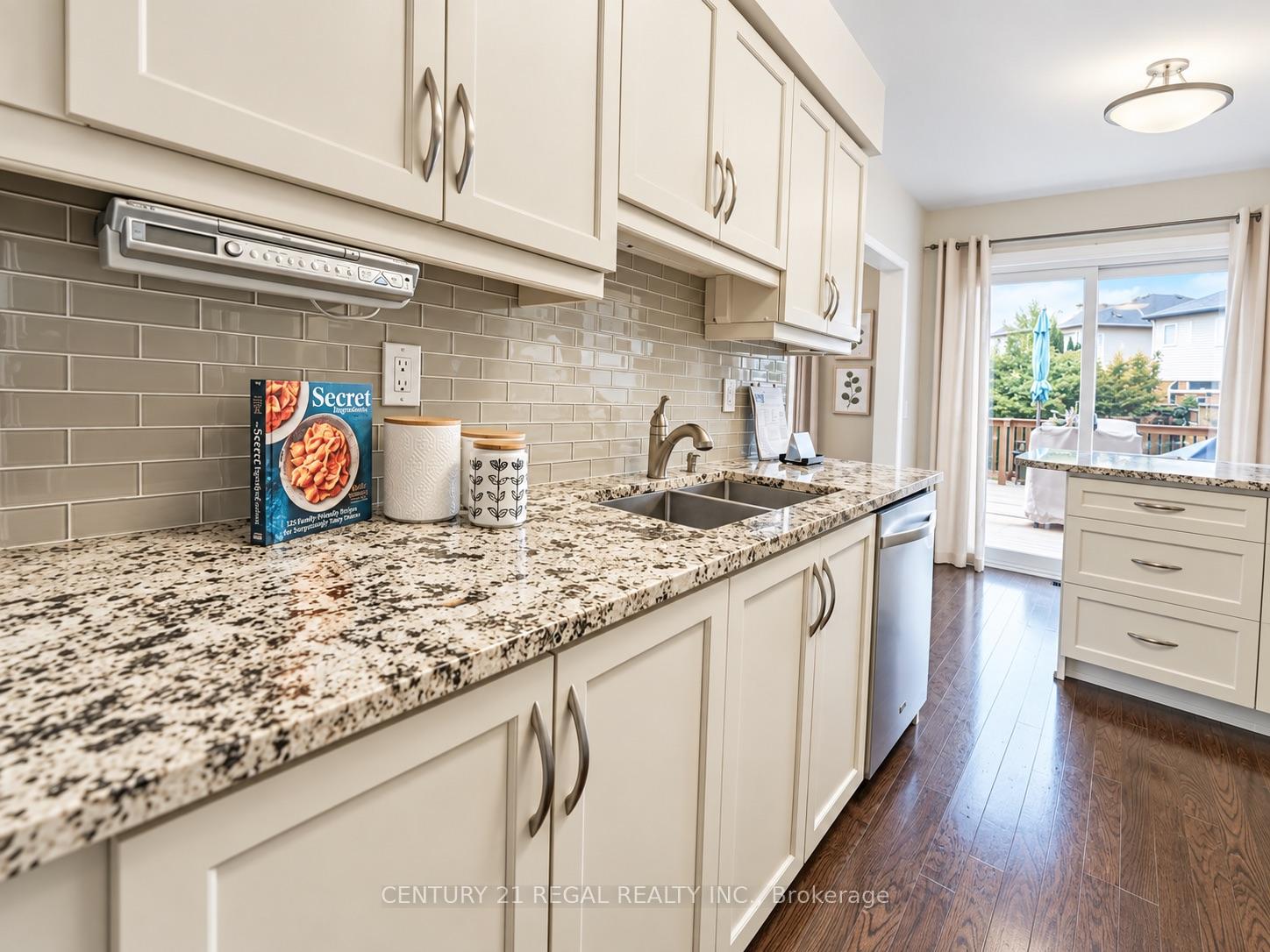 Photo 6 of 46 Blacksmith Lane, Whitby, Williamsburg — HOMEH