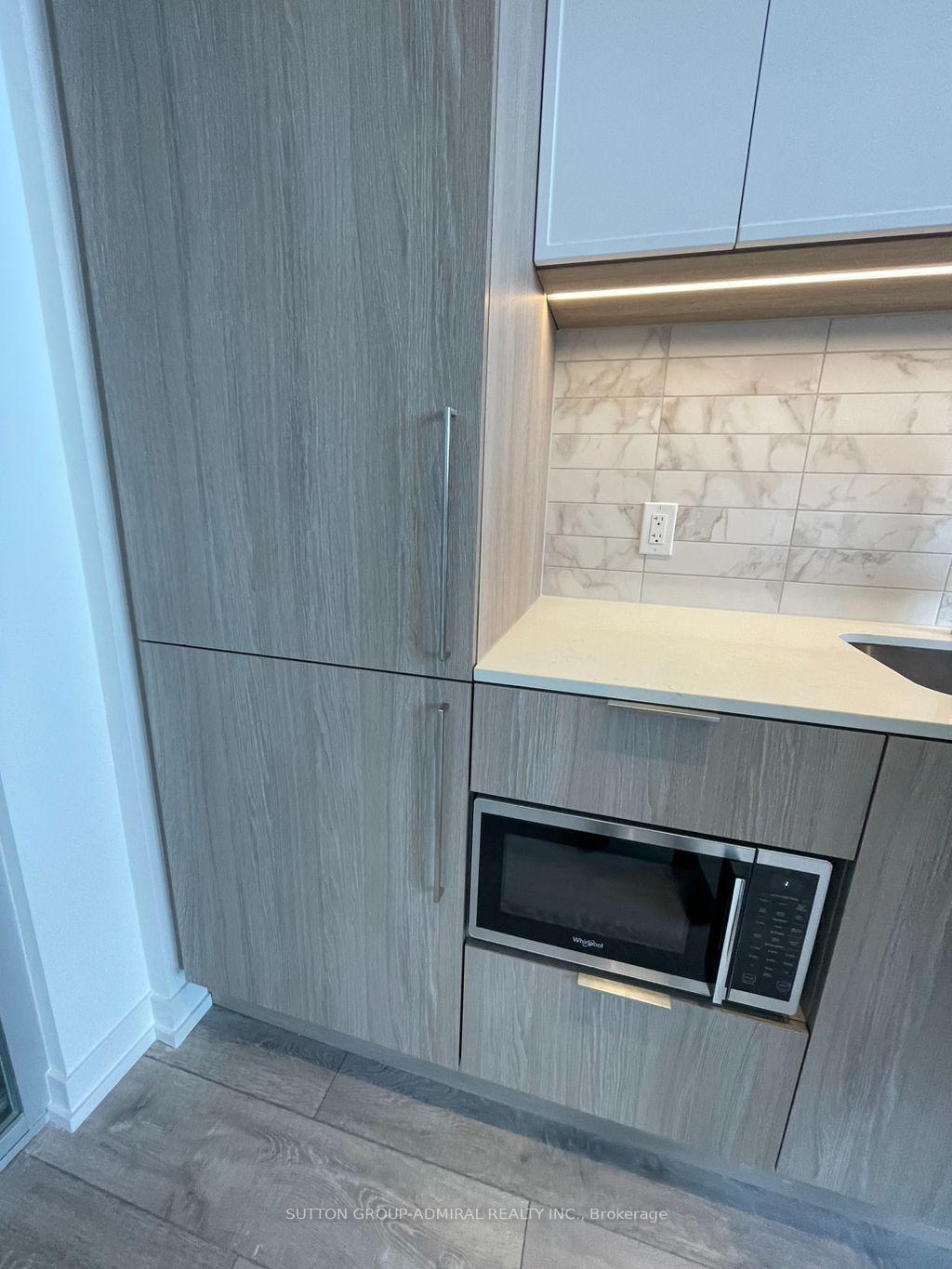 Photo 2 of Unit 719, 2022 Bathurst Street, Toronto, Humewood-Cedarvale — HOMEH