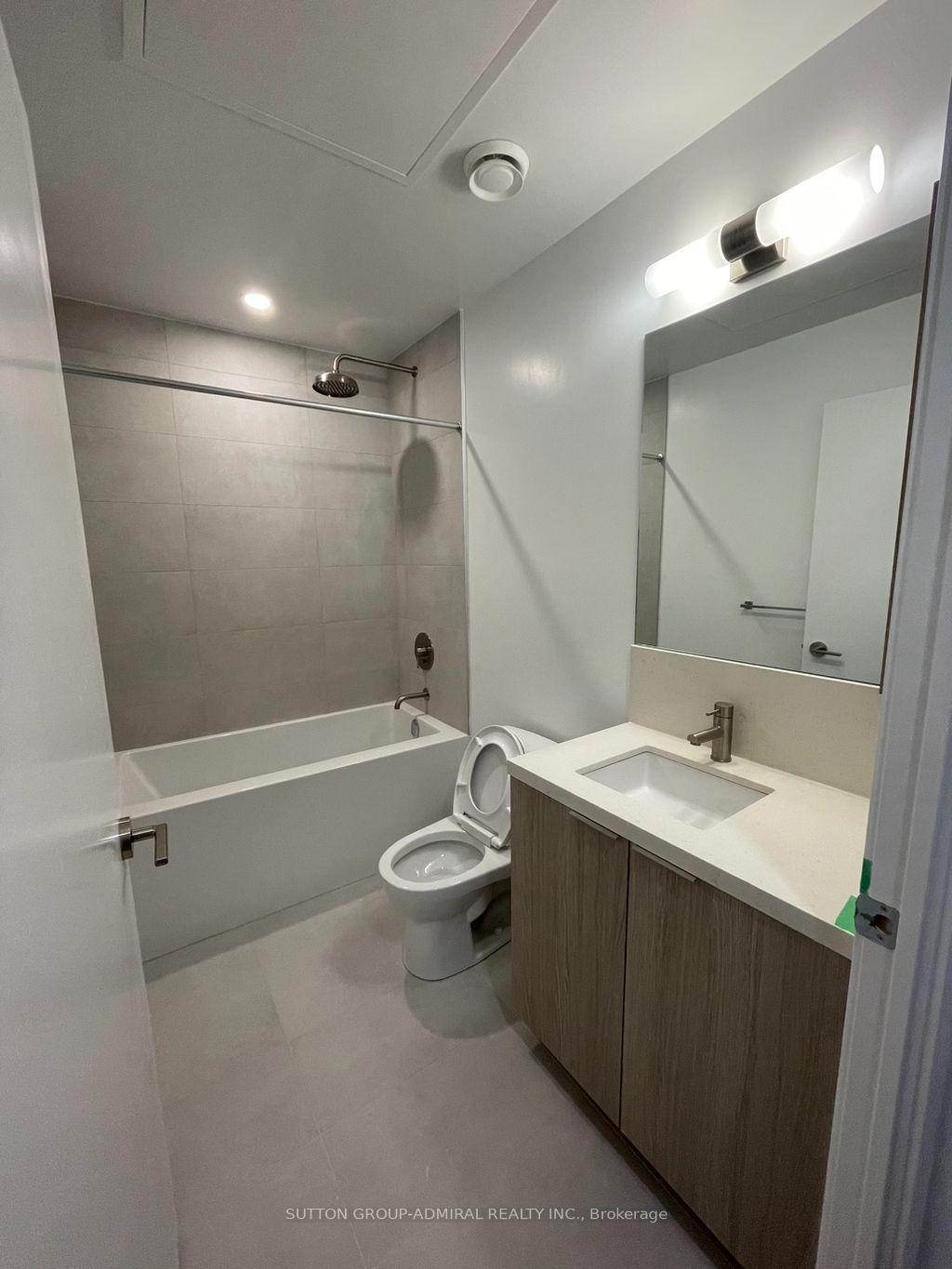 Photo 3 of Unit 719, 2022 Bathurst Street, Toronto, Humewood-Cedarvale — HOMEH