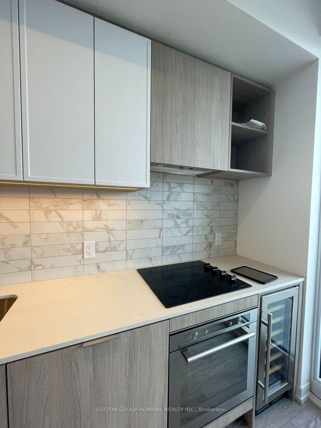 Photo 7 of Unit 719, 2022 Bathurst Street, Toronto, Humewood-Cedarvale — HOMEH