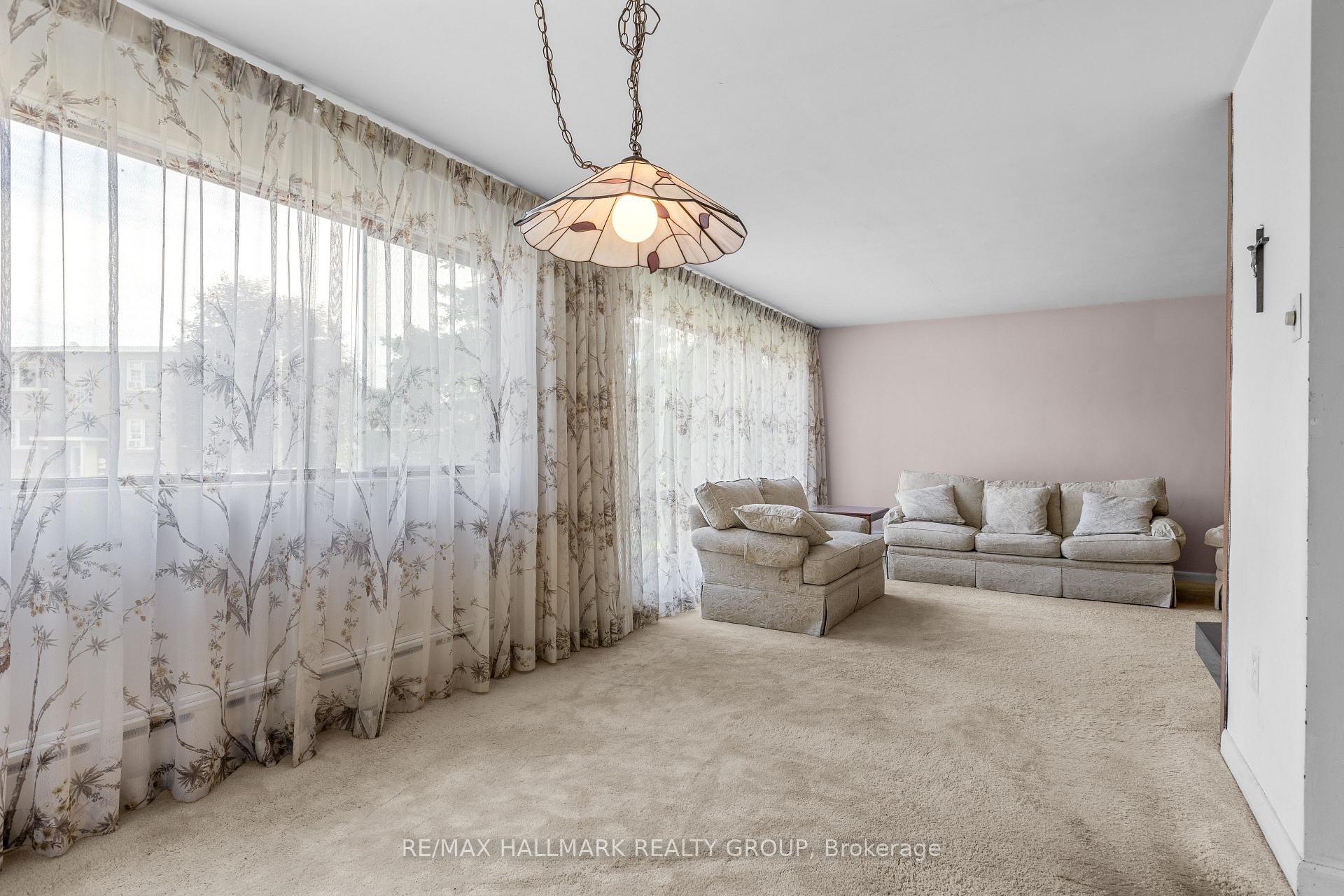 Photo 7 of 492 Vernon Avenue, Ottawa, Castle Heights — HOMEH