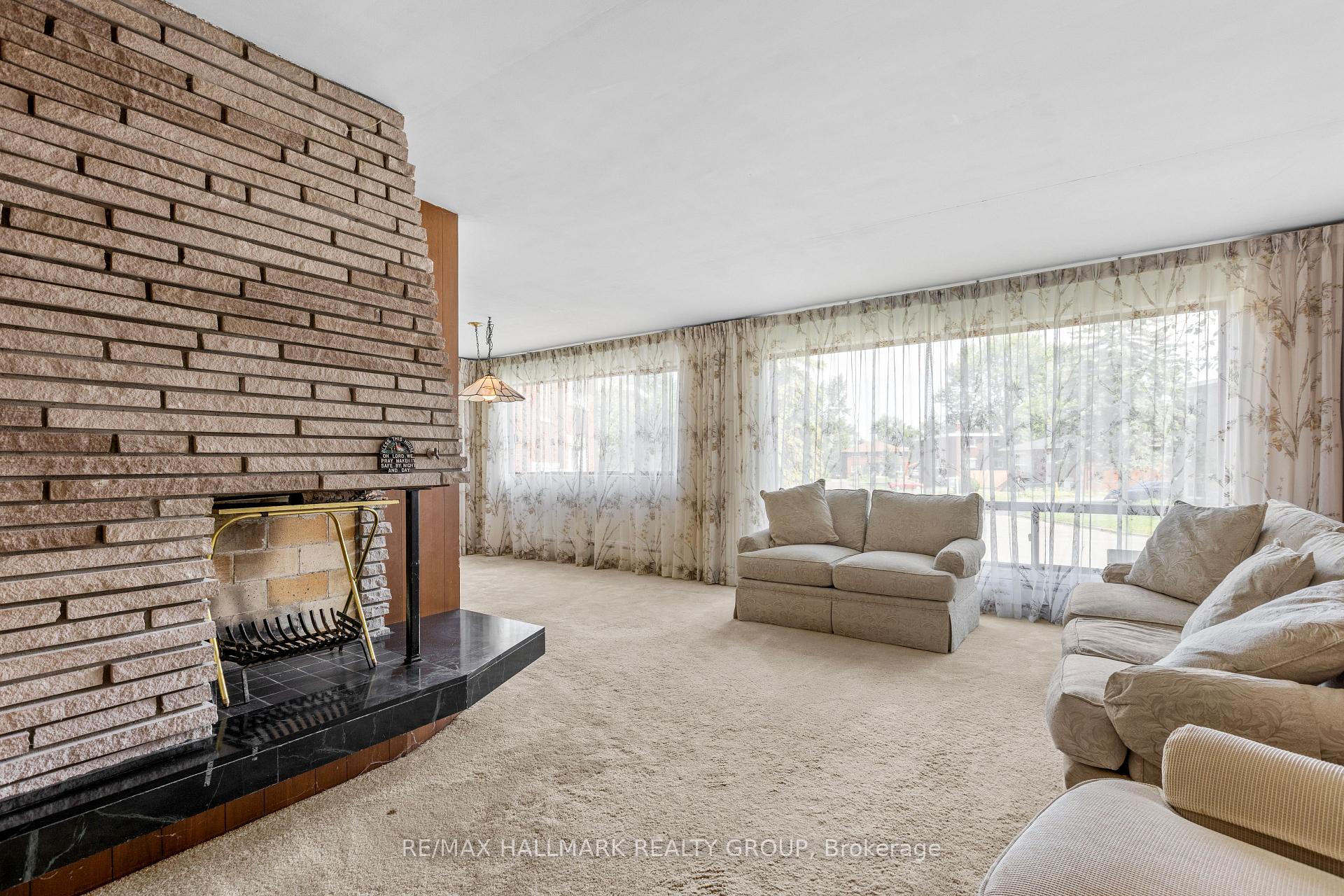 Photo 10 of 492 Vernon Avenue, Ottawa, Castle Heights — HOMEH