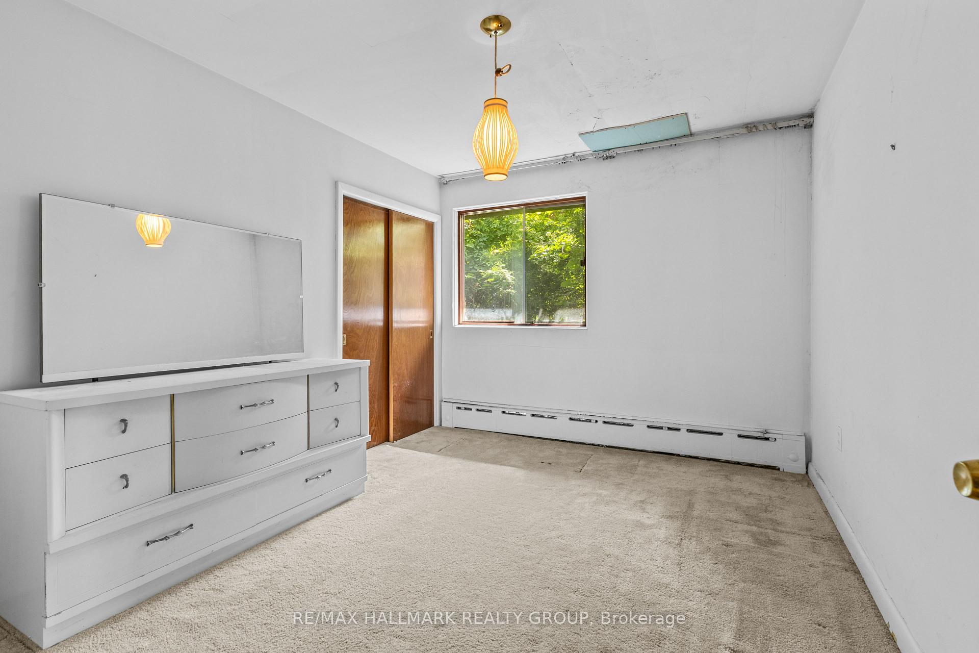 Photo 12 of 492 Vernon Avenue, Ottawa, Castle Heights — HOMEH