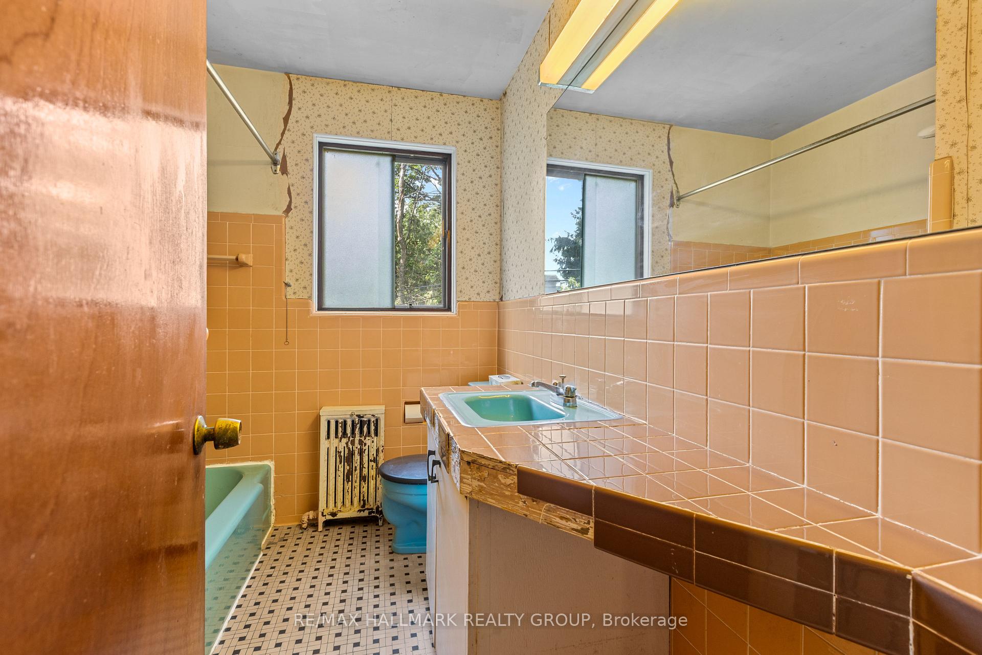 Photo 17 of 492 Vernon Avenue, Ottawa, Castle Heights — HOMEH
