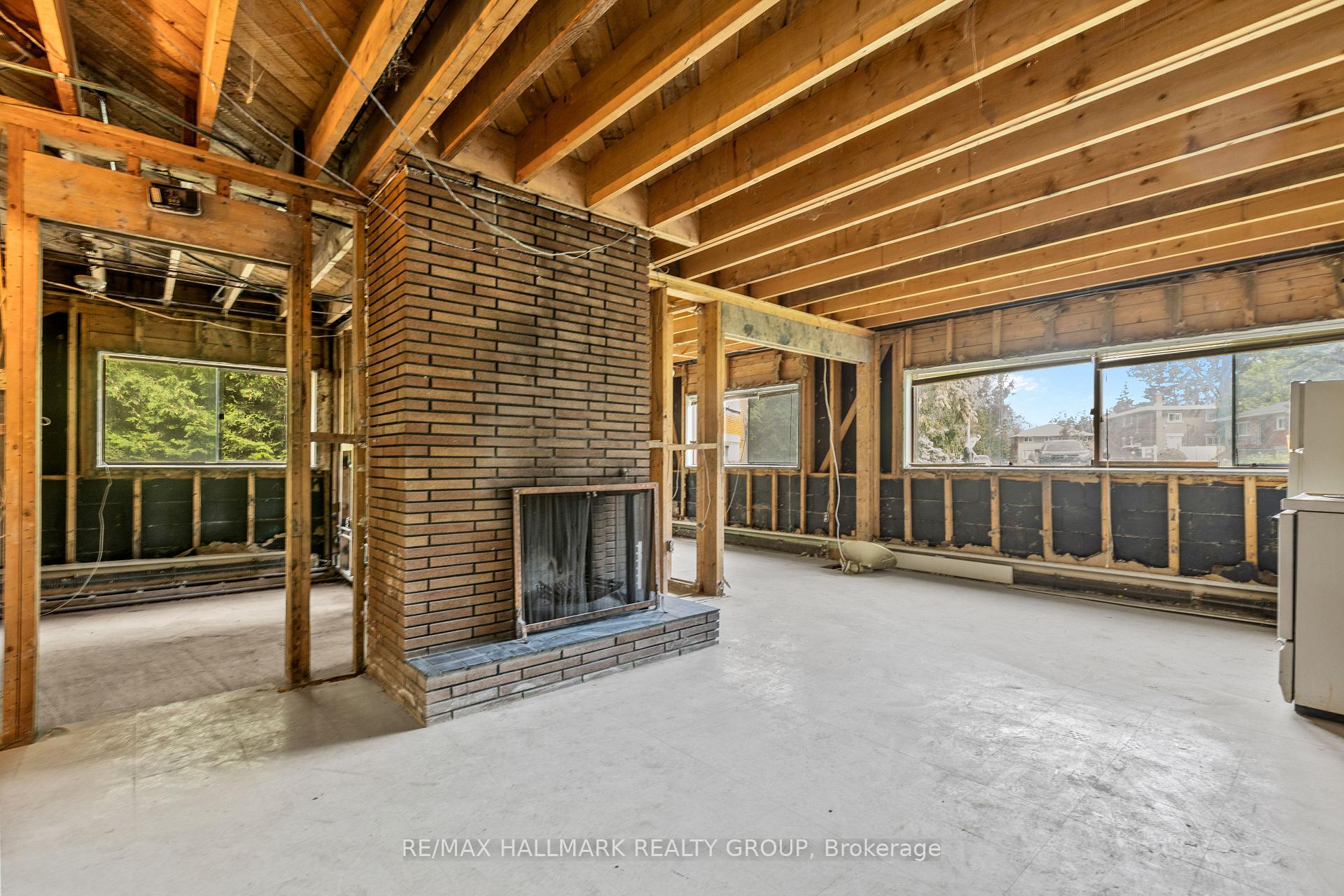Photo 27 of 492 Vernon Avenue, Ottawa, Castle Heights — HOMEH