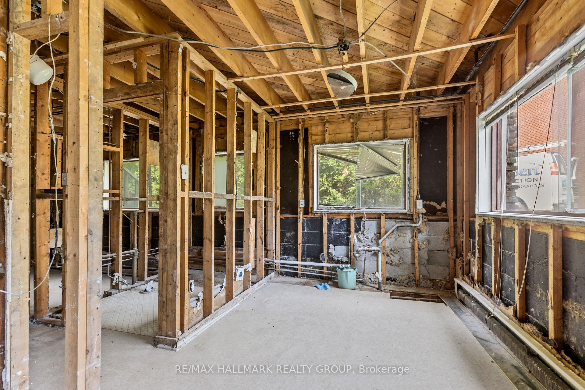 Photo 28 of 492 Vernon Avenue, Ottawa, Castle Heights — HOMEH