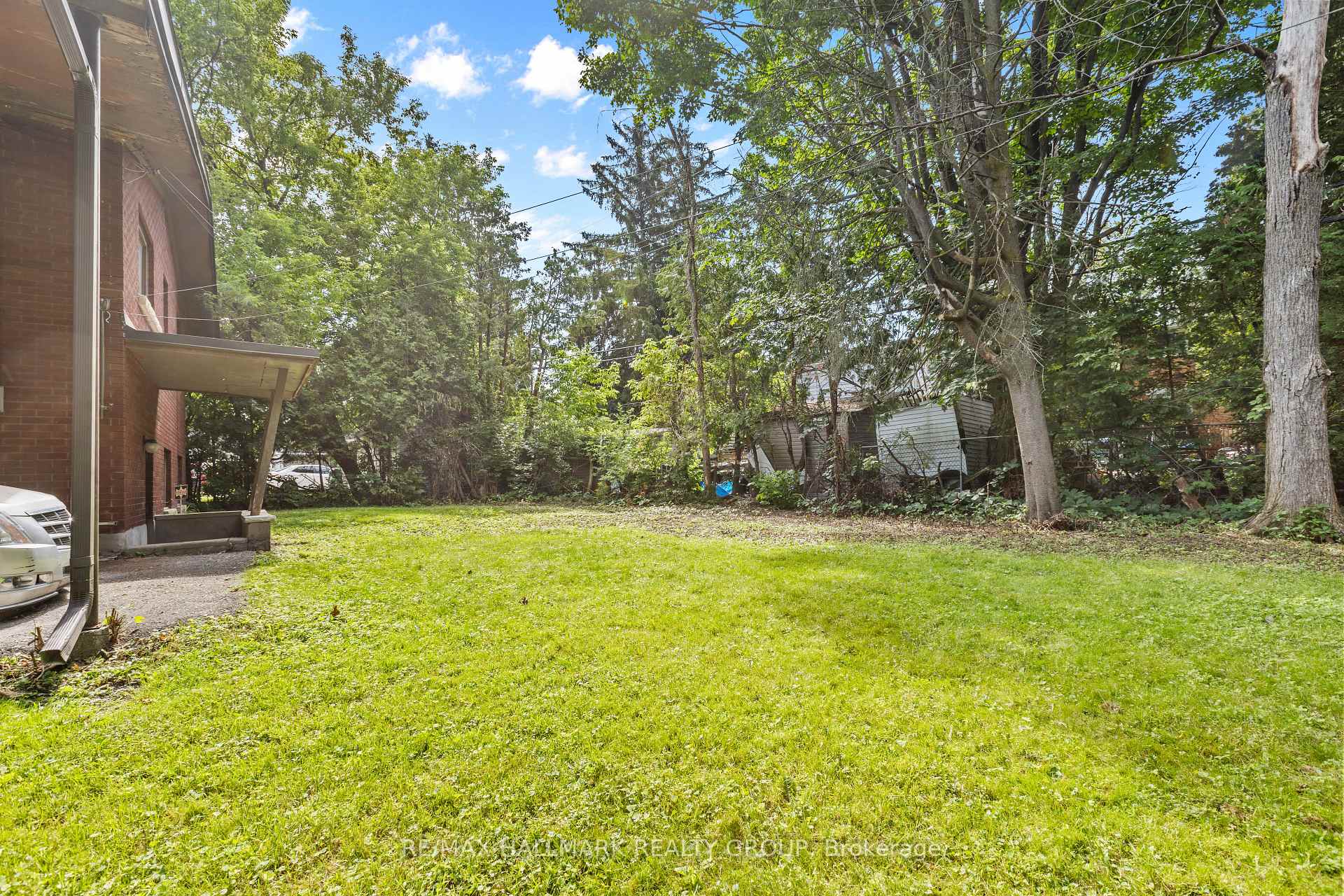 Photo 31 of 492 Vernon Avenue, Ottawa, Castle Heights — HOMEH