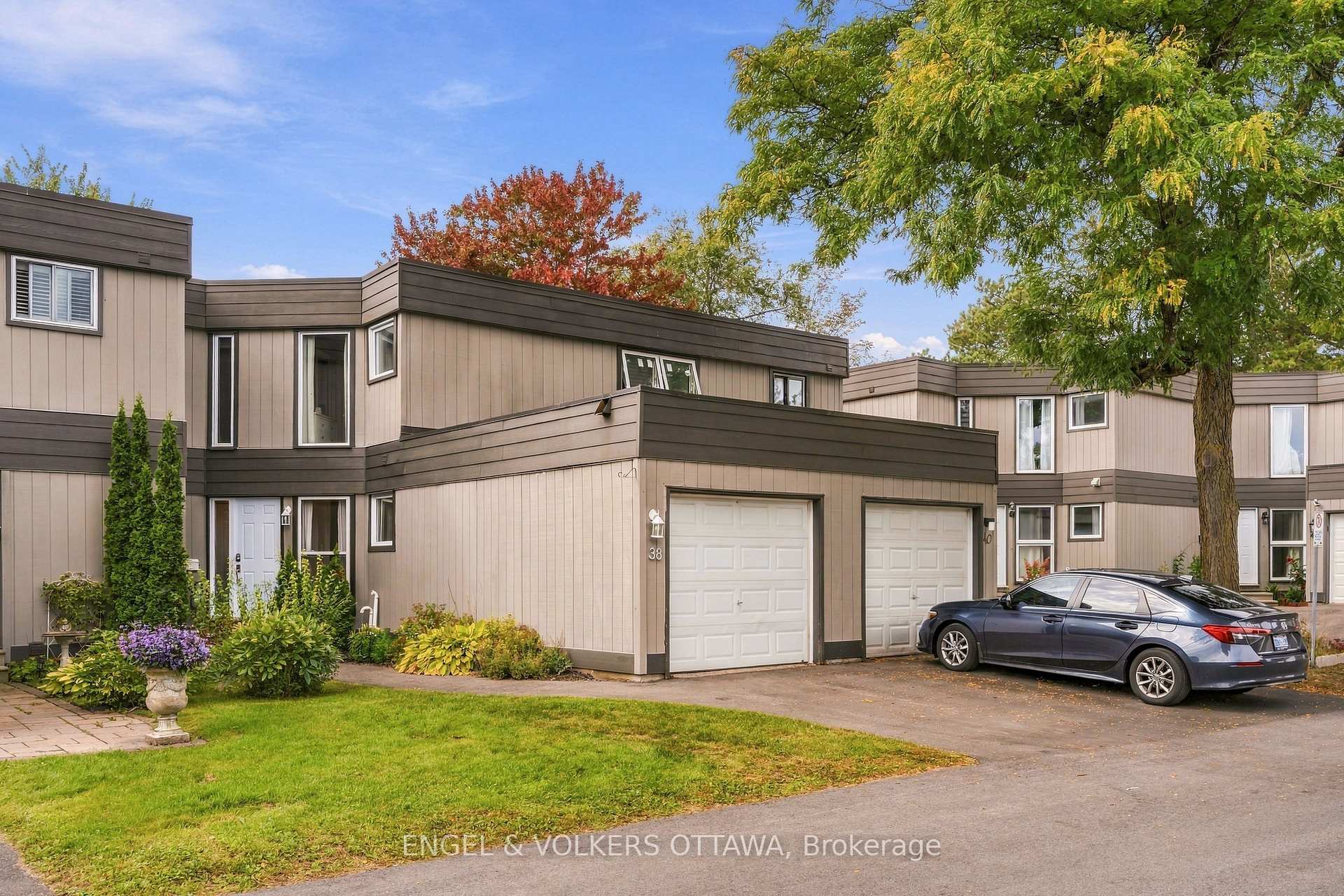 Photo 1 of 38 Compata Way, Ottawa, Blackburn Hamlet (South) — HOMEH