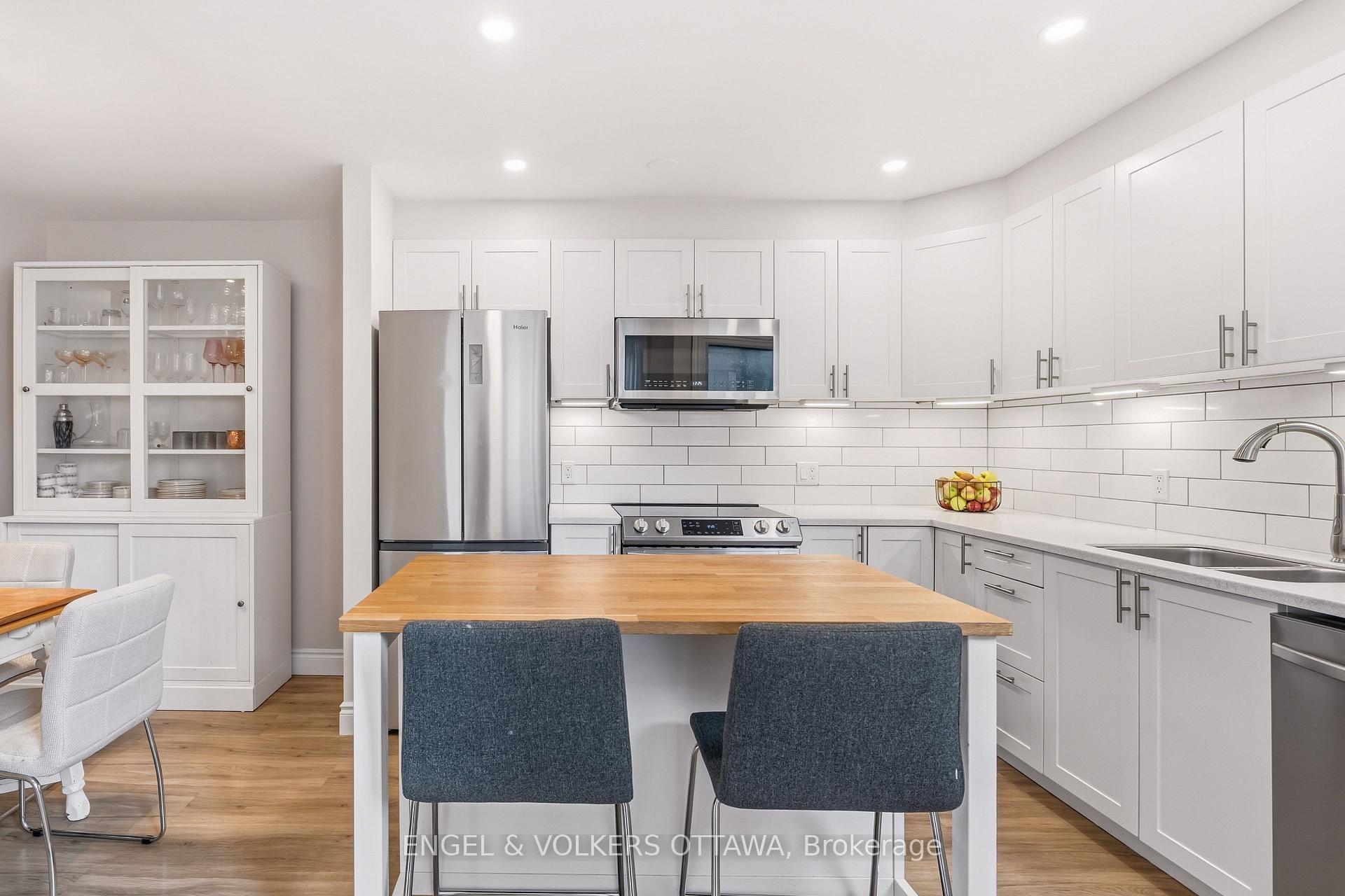 Photo 4 of 38 Compata Way, Ottawa, Blackburn Hamlet (South) — HOMEH