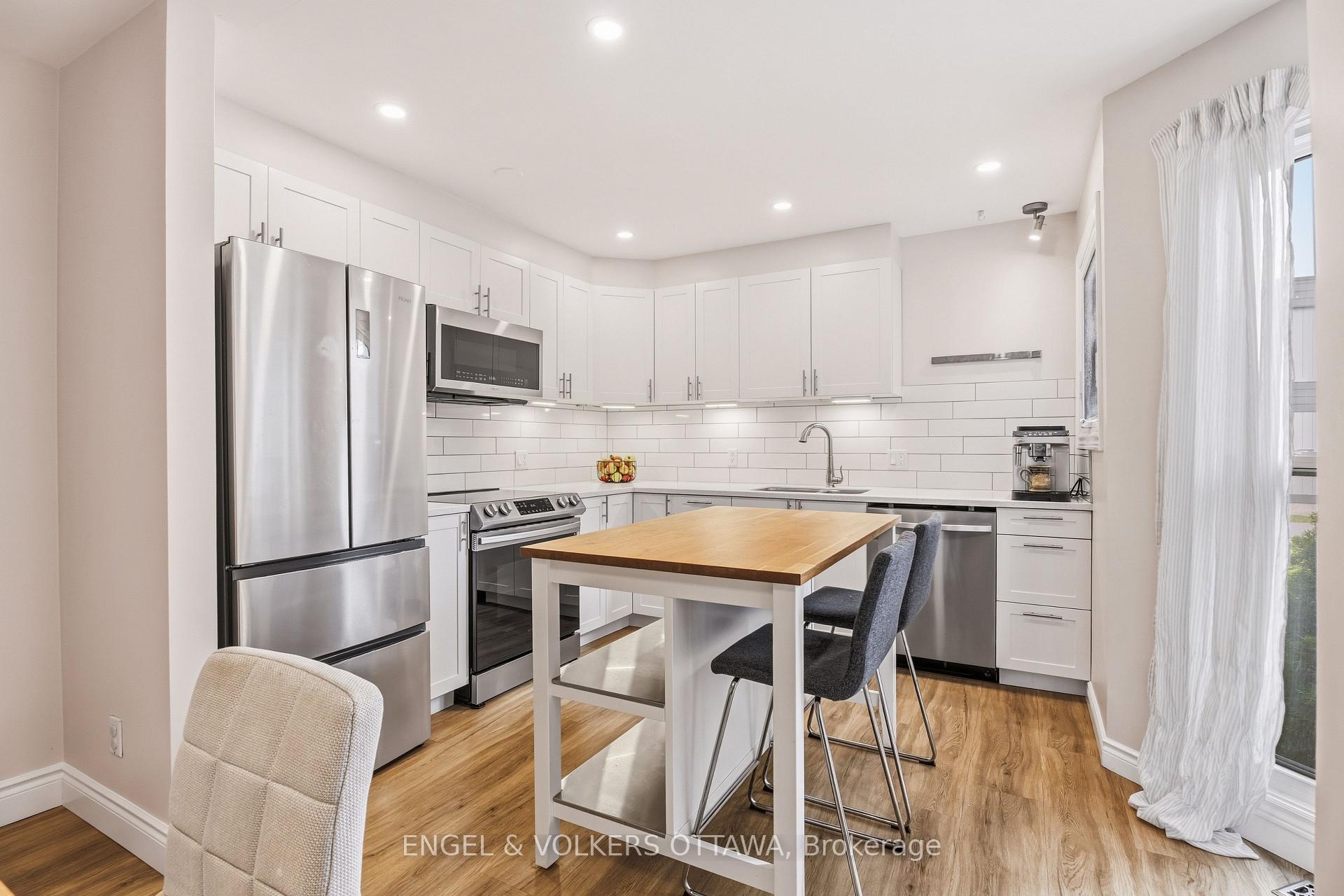 Photo 5 of 38 Compata Way, Ottawa, Blackburn Hamlet (South) — HOMEH