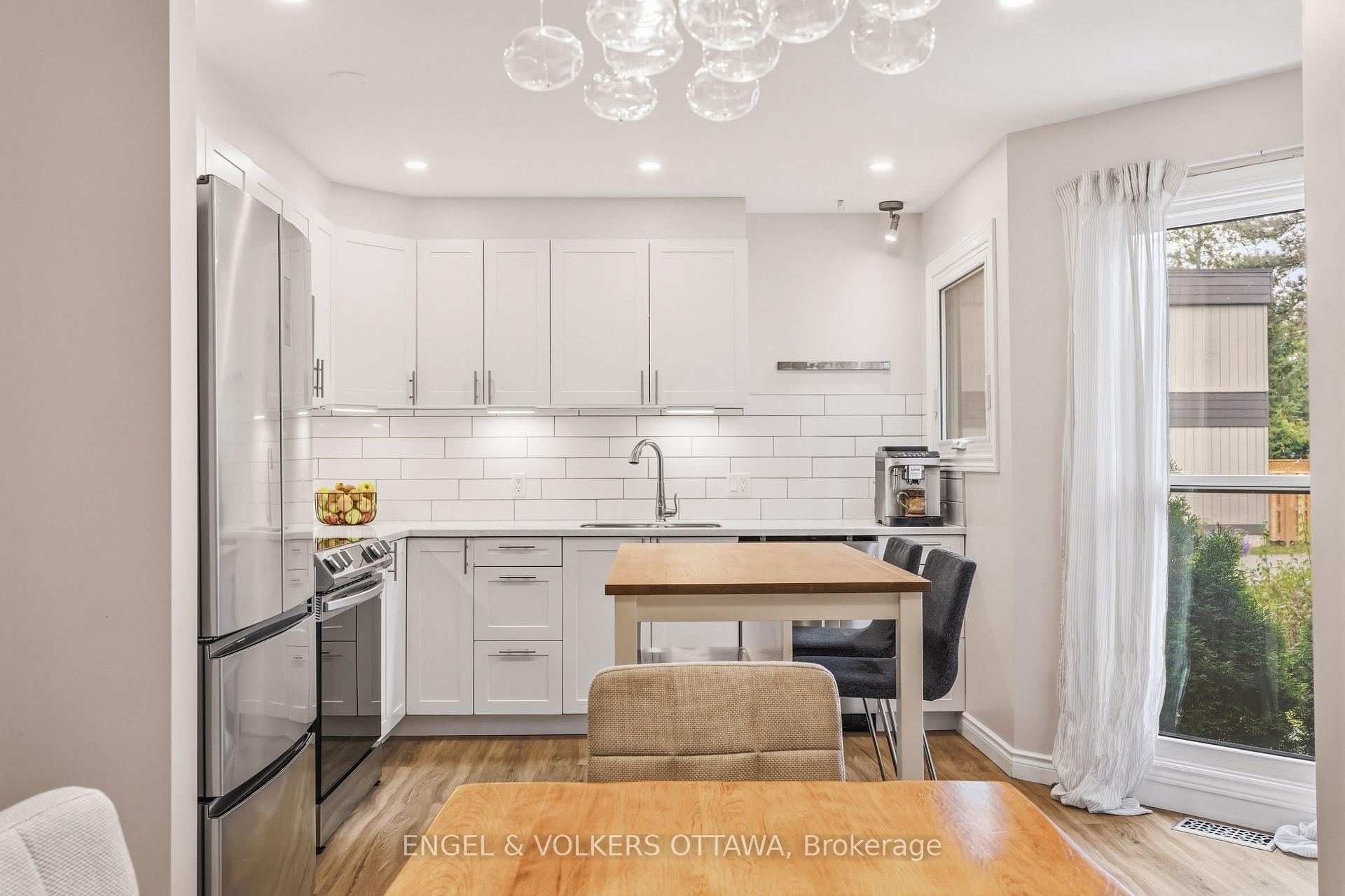 Photo 7 of 38 Compata Way, Ottawa, Blackburn Hamlet (South) — HOMEH
