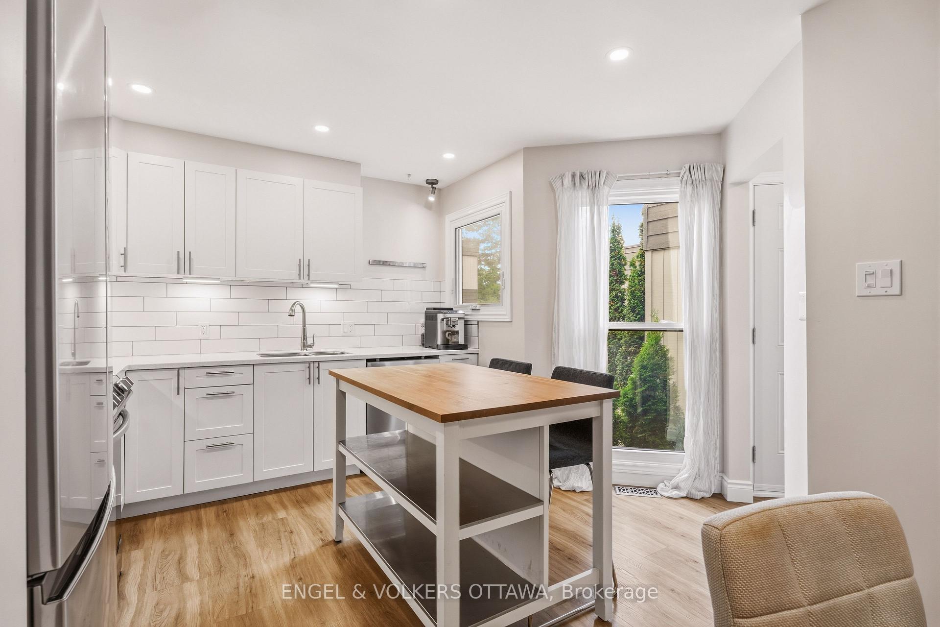 Photo 8 of 38 Compata Way, Ottawa, Blackburn Hamlet (South) — HOMEH
