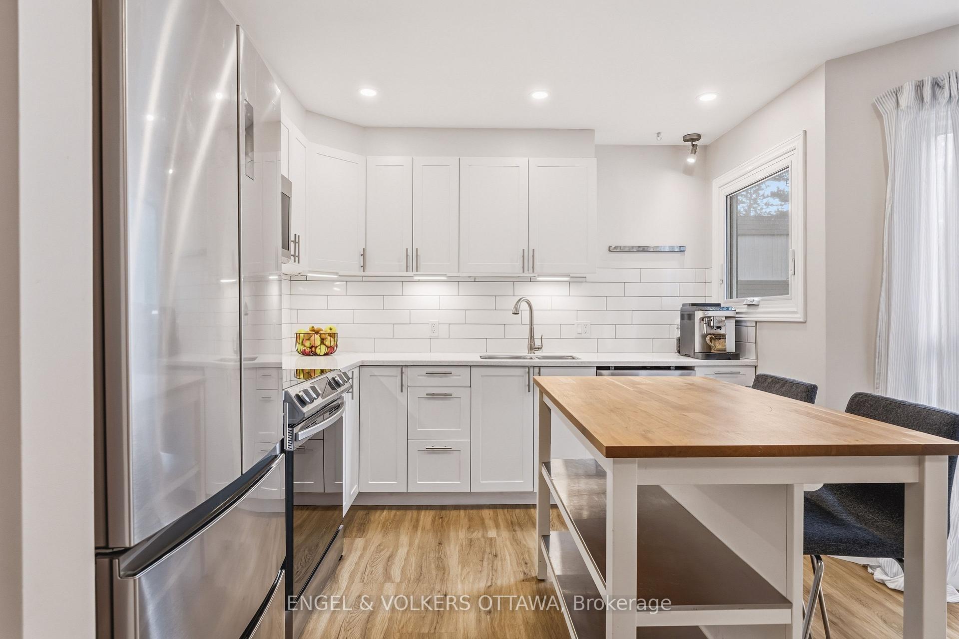 Photo 10 of 38 Compata Way, Ottawa, Blackburn Hamlet (South) — HOMEH