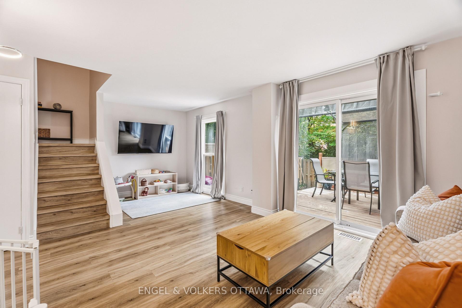 Photo 18 of 38 Compata Way, Ottawa, Blackburn Hamlet (South) — HOMEH