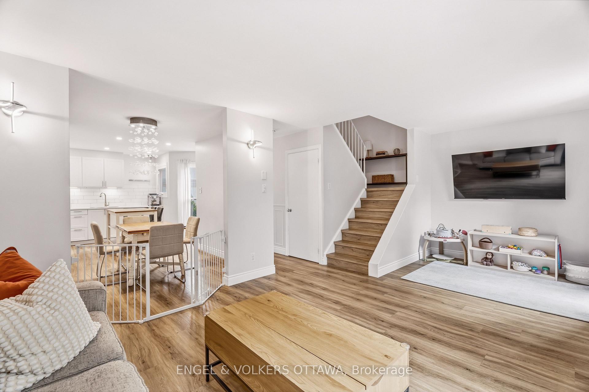 Photo 21 of 38 Compata Way, Ottawa, Blackburn Hamlet (South) — HOMEH