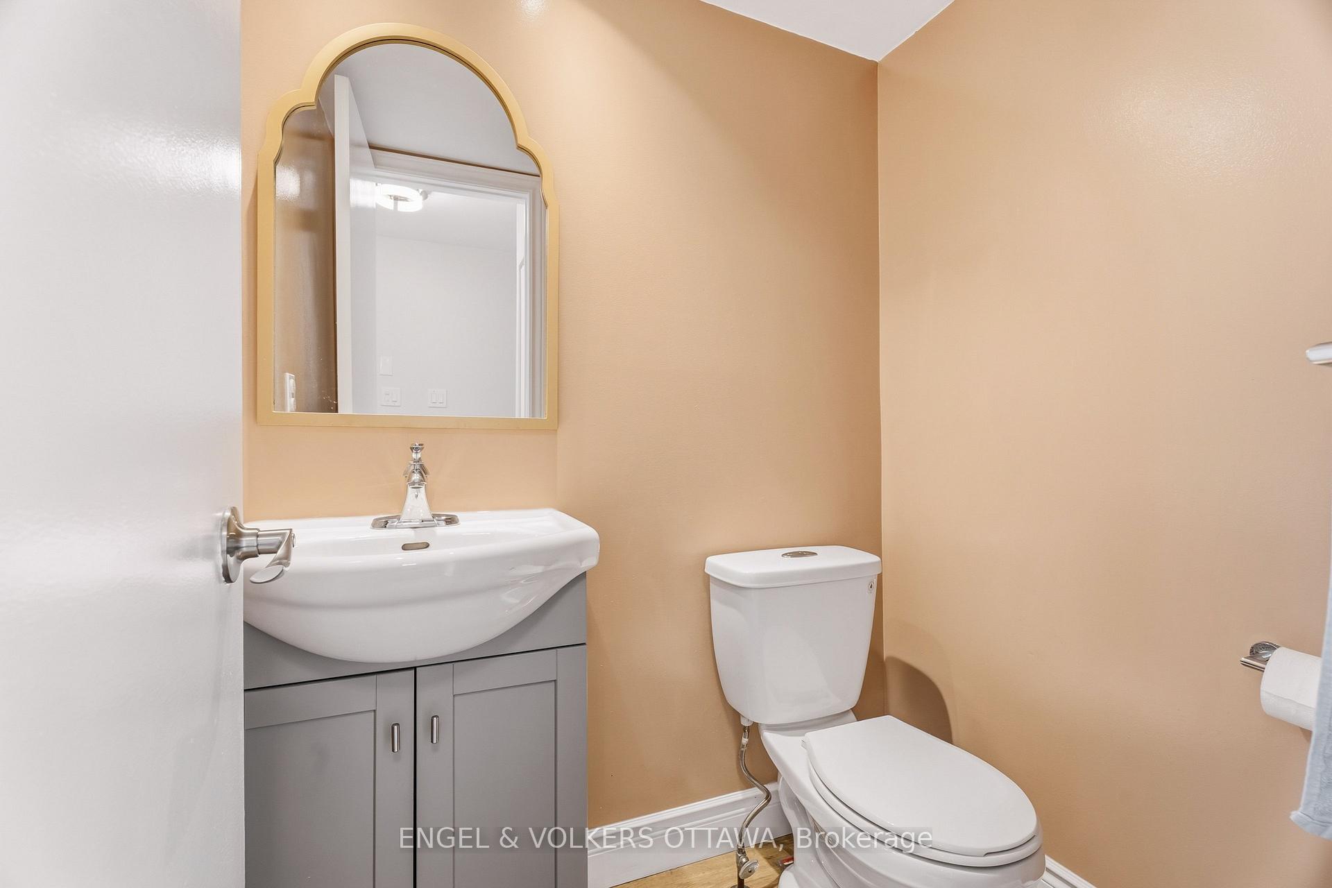 Photo 22 of 38 Compata Way, Ottawa, Blackburn Hamlet (South) — HOMEH