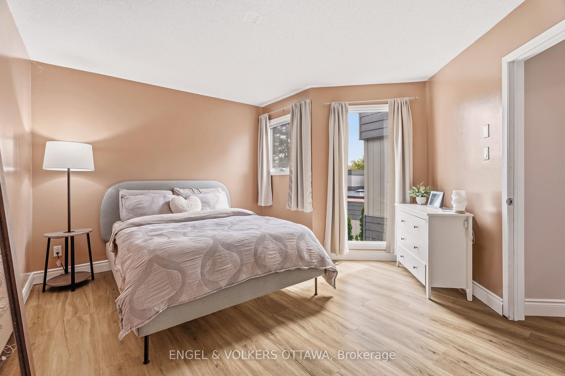Photo 24 of 38 Compata Way, Ottawa, Blackburn Hamlet (South) — HOMEH