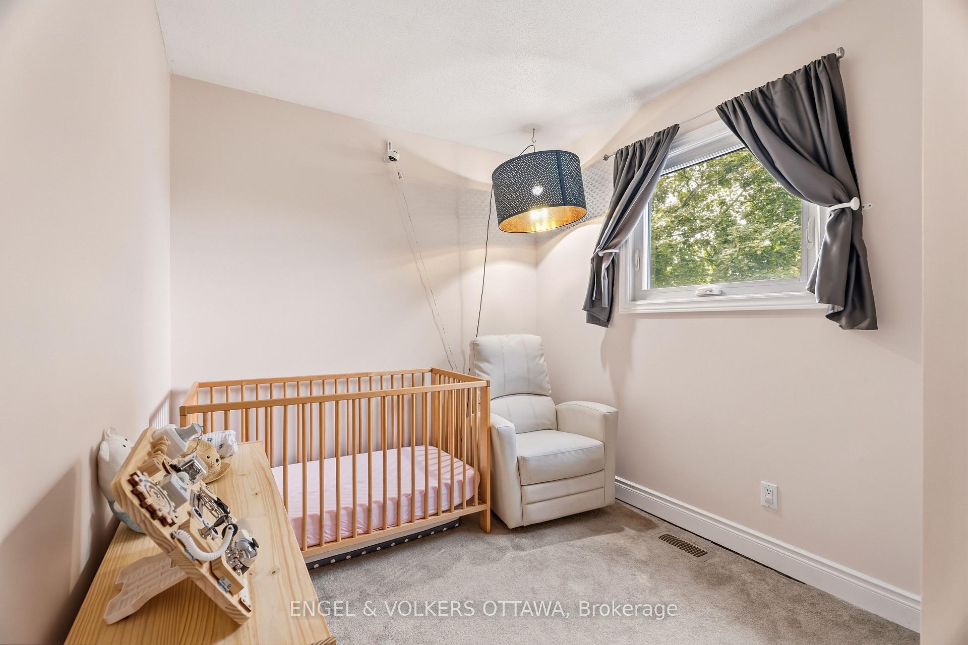 Photo 25 of 38 Compata Way, Ottawa, Blackburn Hamlet (South) — HOMEH