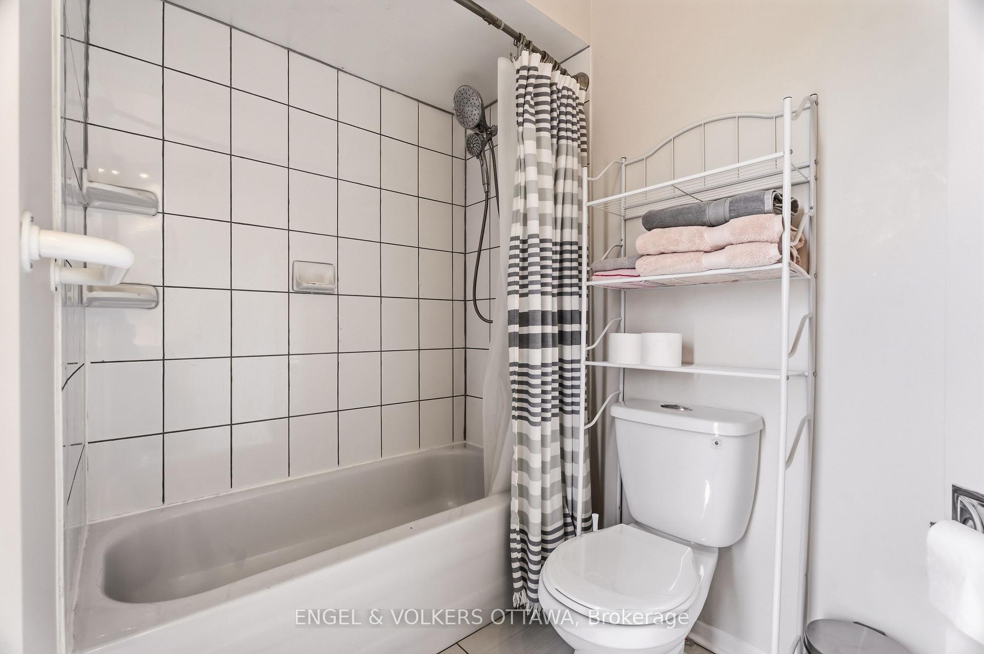Photo 28 of 38 Compata Way, Ottawa, Blackburn Hamlet (South) — HOMEH