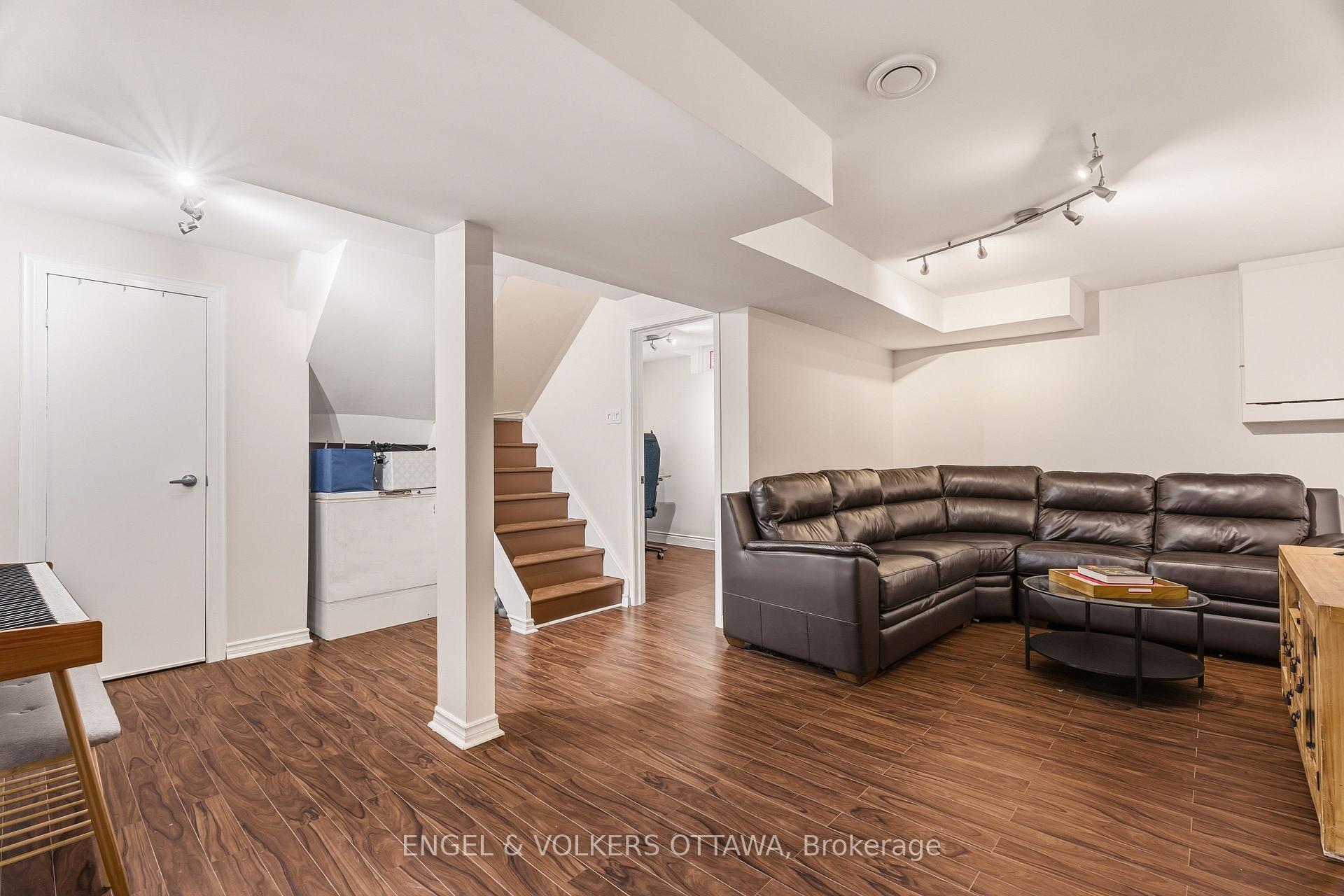 Photo 30 of 38 Compata Way, Ottawa, Blackburn Hamlet (South) — HOMEH