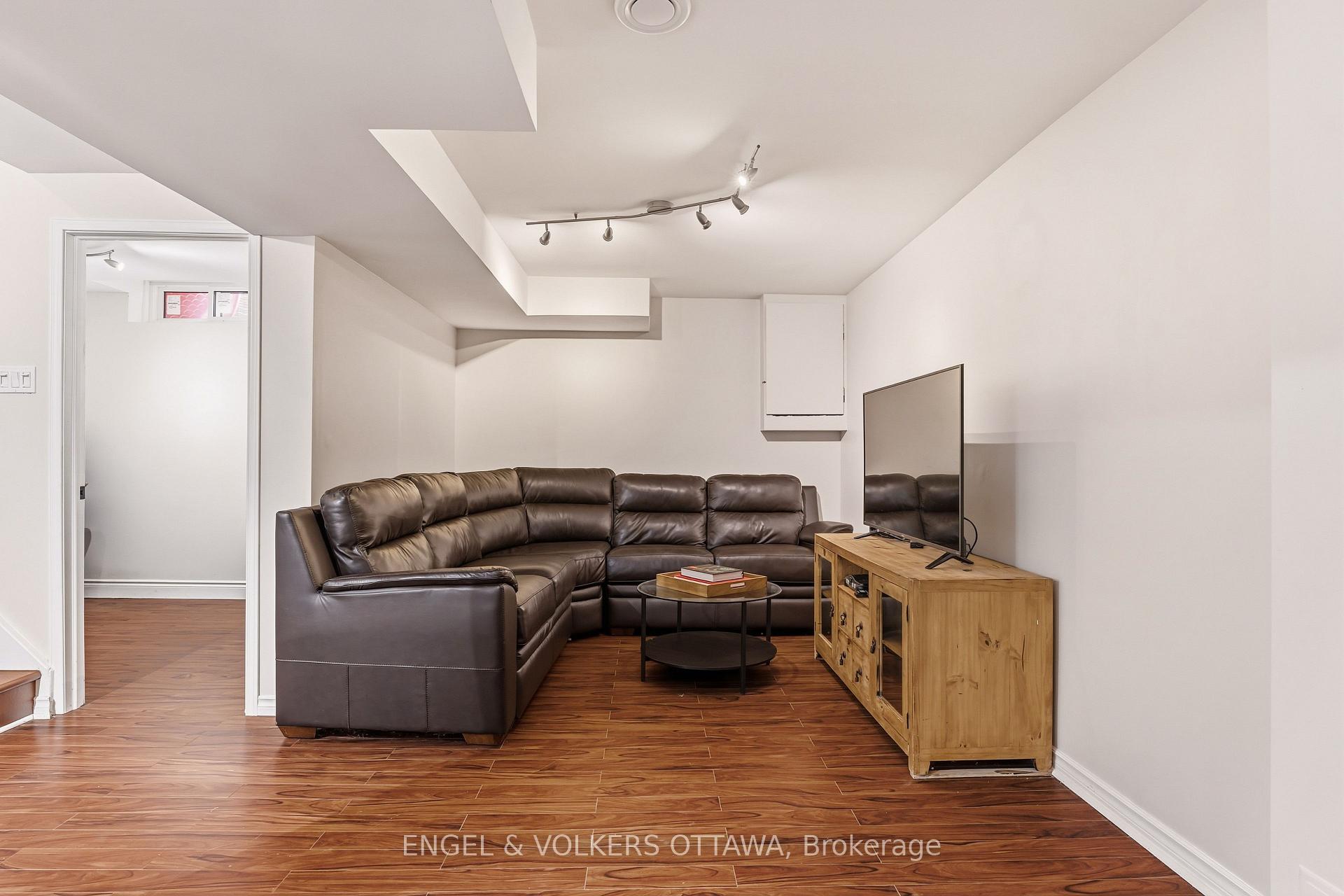 Photo 31 of 38 Compata Way, Ottawa, Blackburn Hamlet (South) — HOMEH