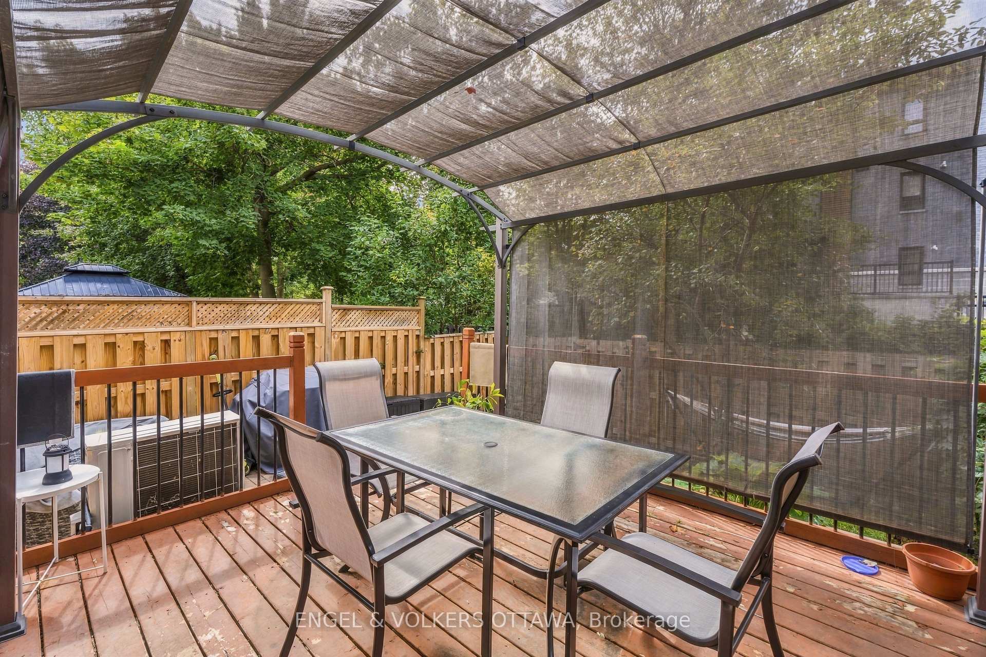 Photo 34 of 38 Compata Way, Ottawa, Blackburn Hamlet (South) — HOMEH