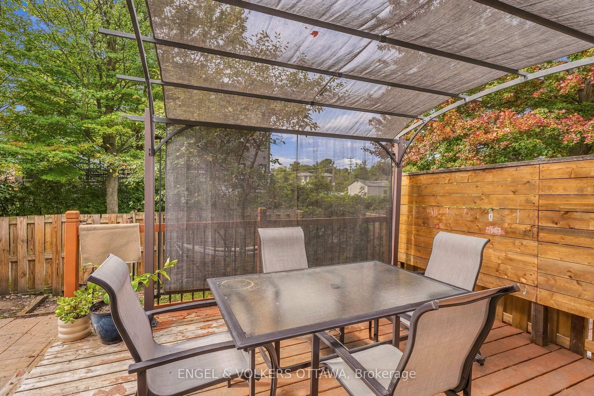 Photo 35 of 38 Compata Way, Ottawa, Blackburn Hamlet (South) — HOMEH