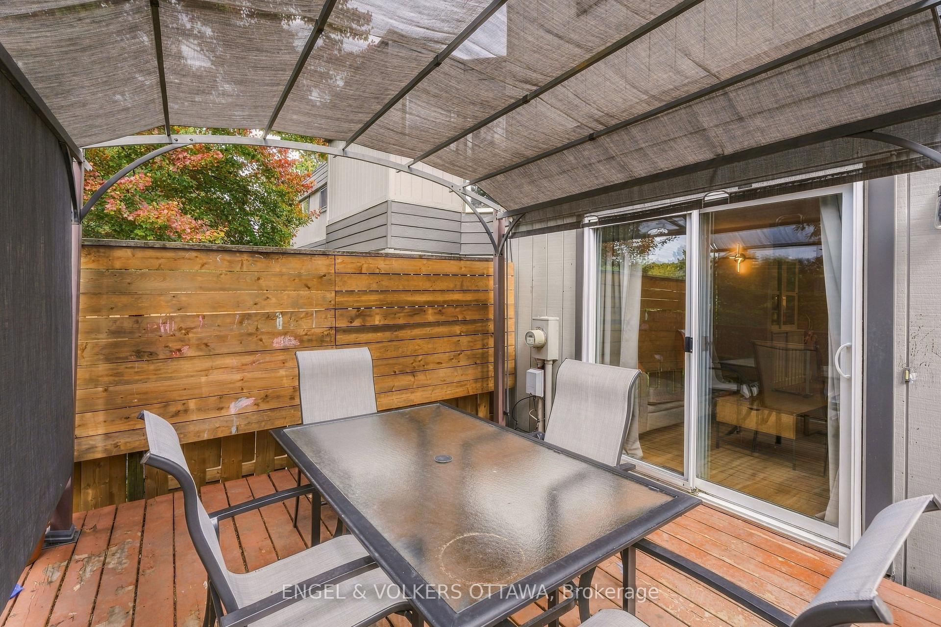 Photo 37 of 38 Compata Way, Ottawa, Blackburn Hamlet (South) — HOMEH