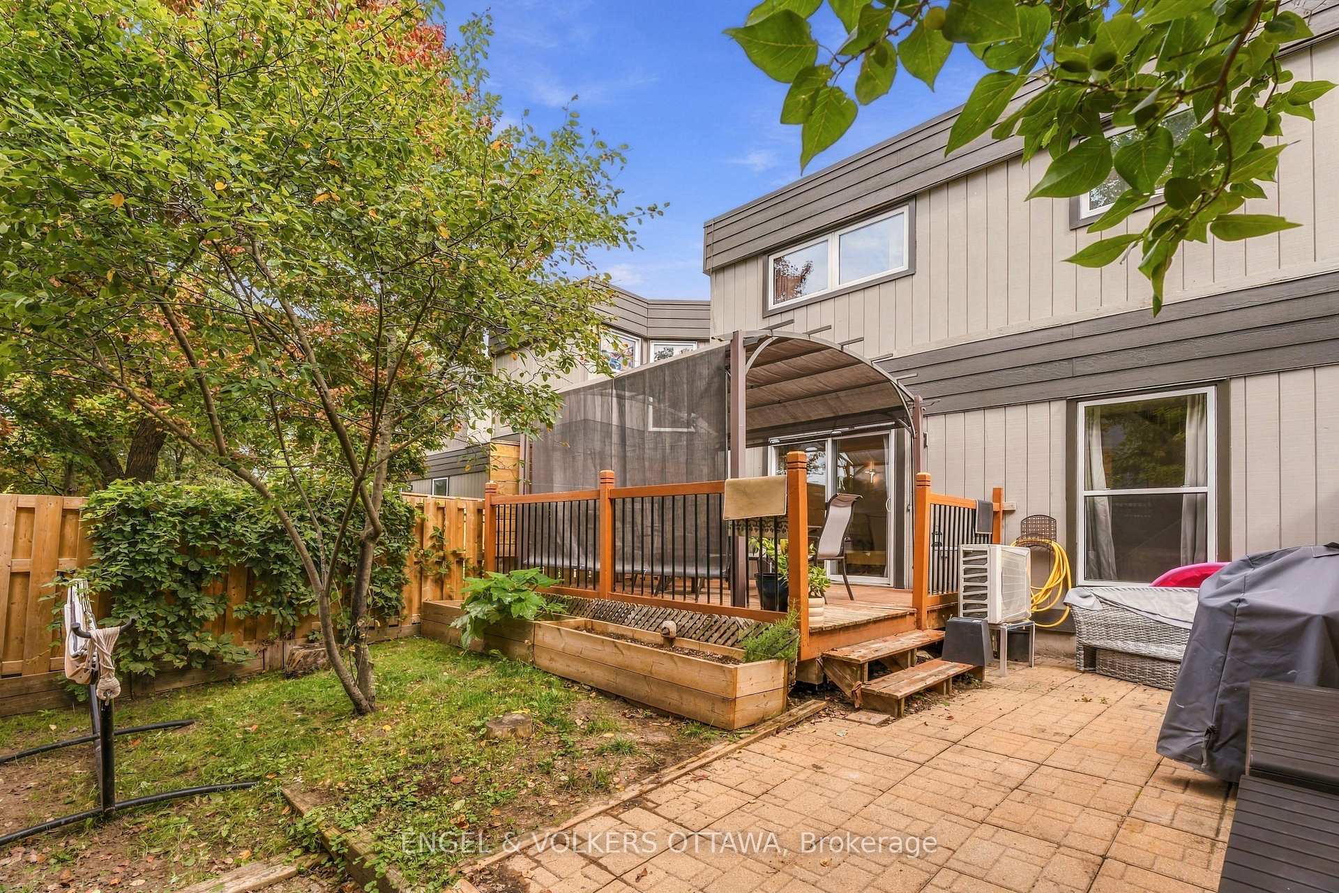 Photo 39 of 38 Compata Way, Ottawa, Blackburn Hamlet (South) — HOMEH