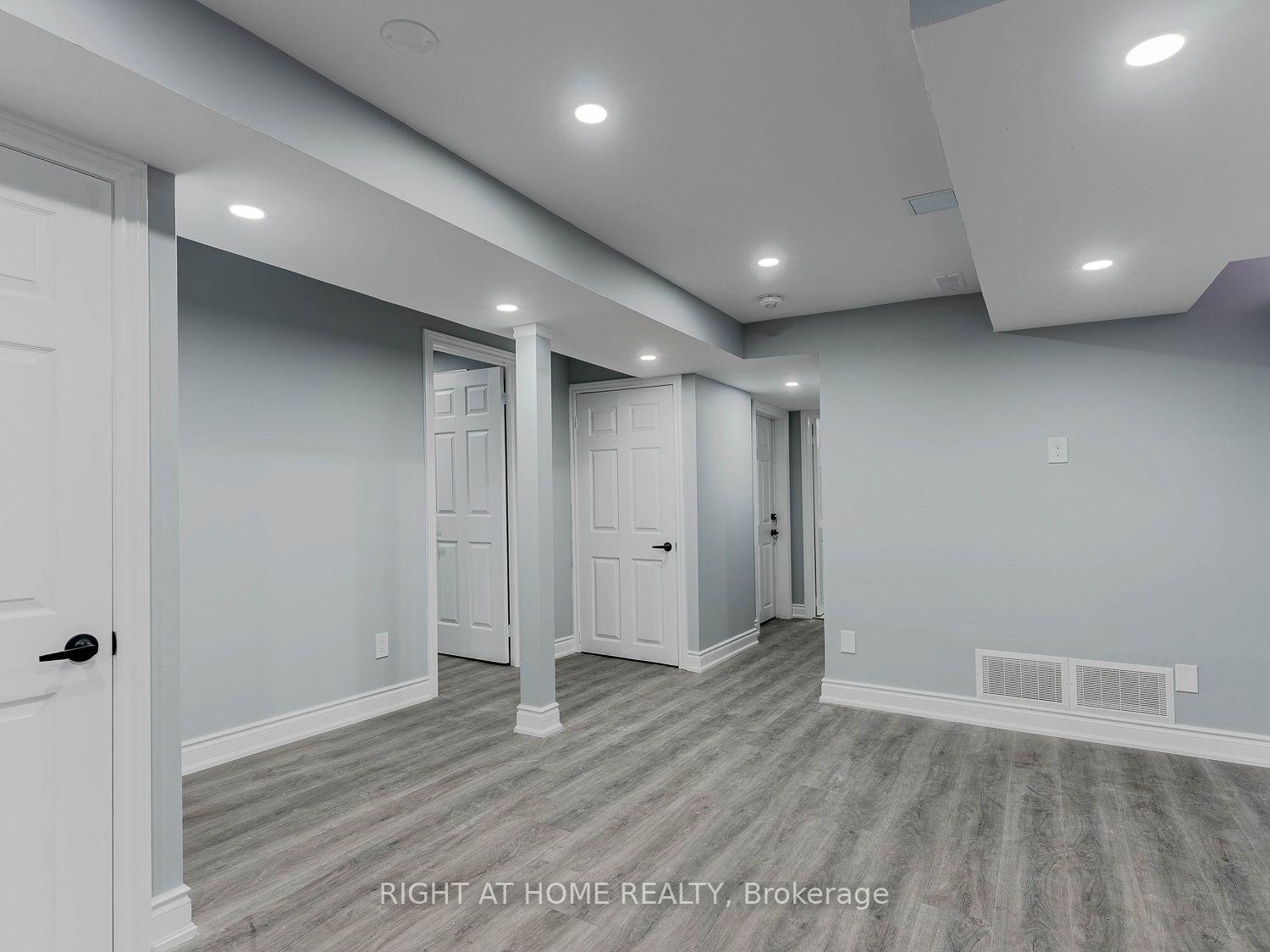 Photo 5 of Unit B, 99 Purcell Crescent, Vaughan, Maple — HOMEH