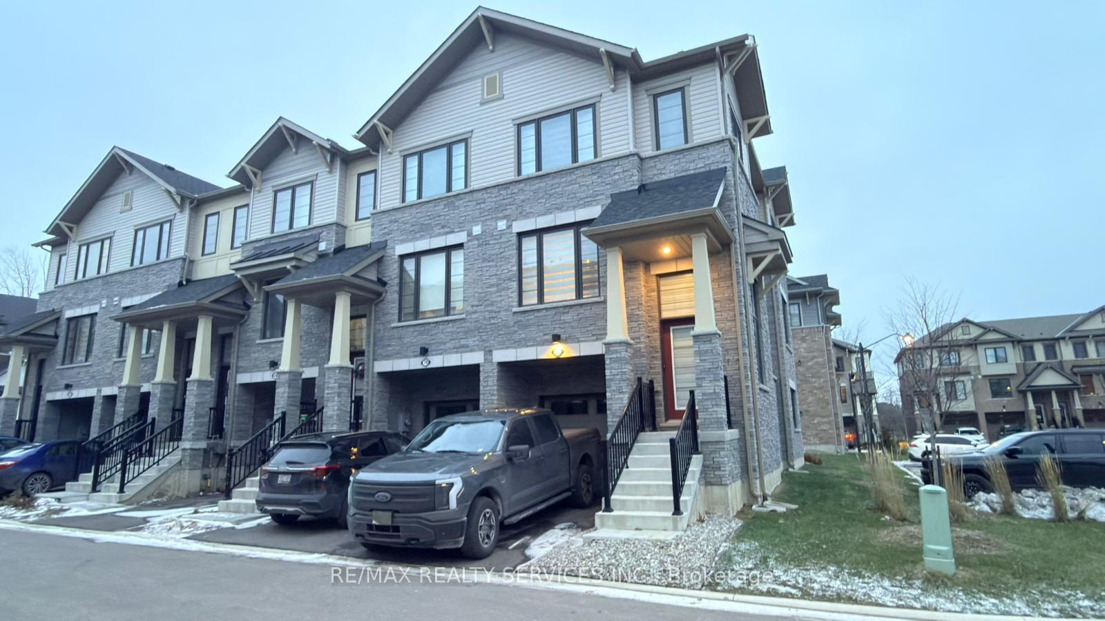 Photo 2 of Unit 71, 185 Bedrock Drive, Hamilton, Stoney Creek Mountain — HOMEH