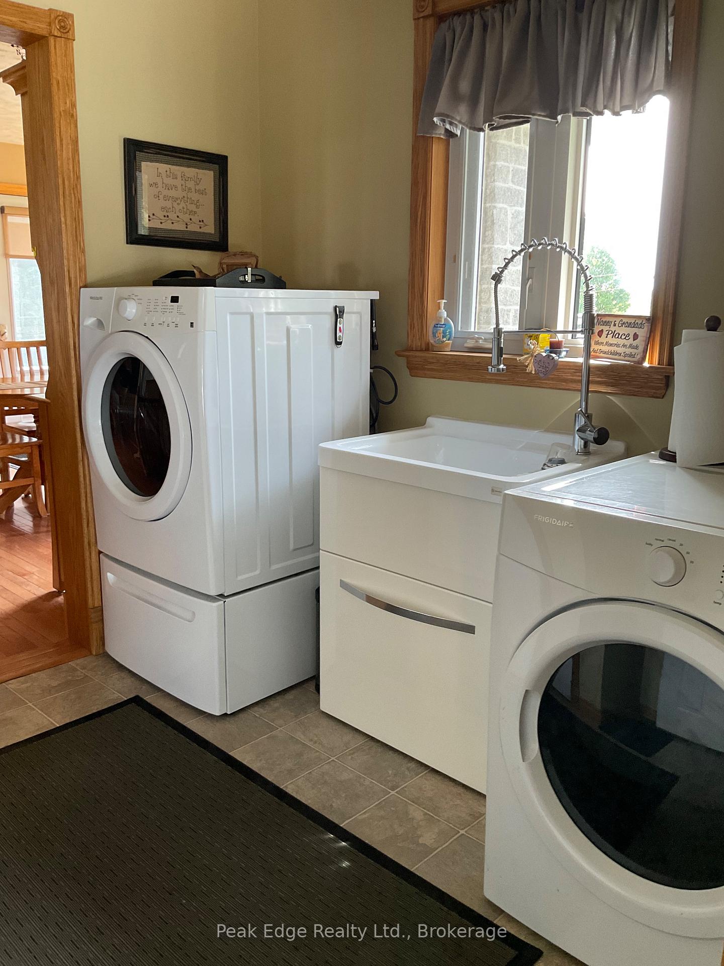 Photo 18 of 5439 Wellington Rd 2, Minto — HOMEH
