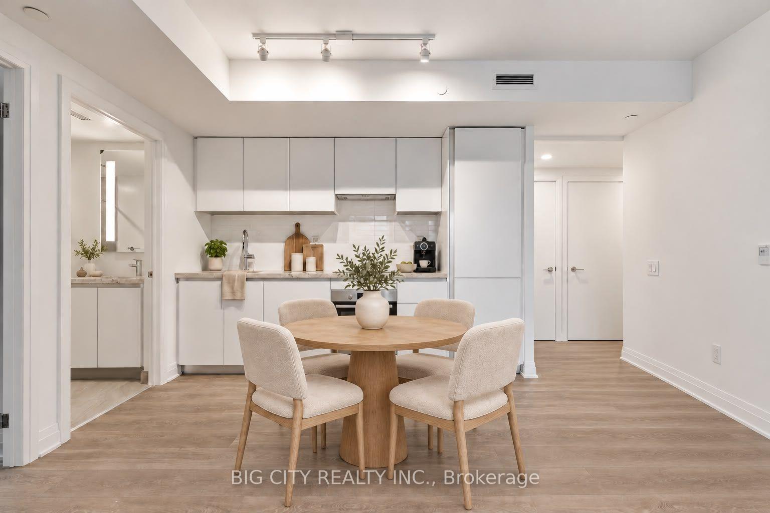 Photo 4 of Unit 707, 25 Frederick Todd Way, Toronto, Thorncliffe Park — HOMEH