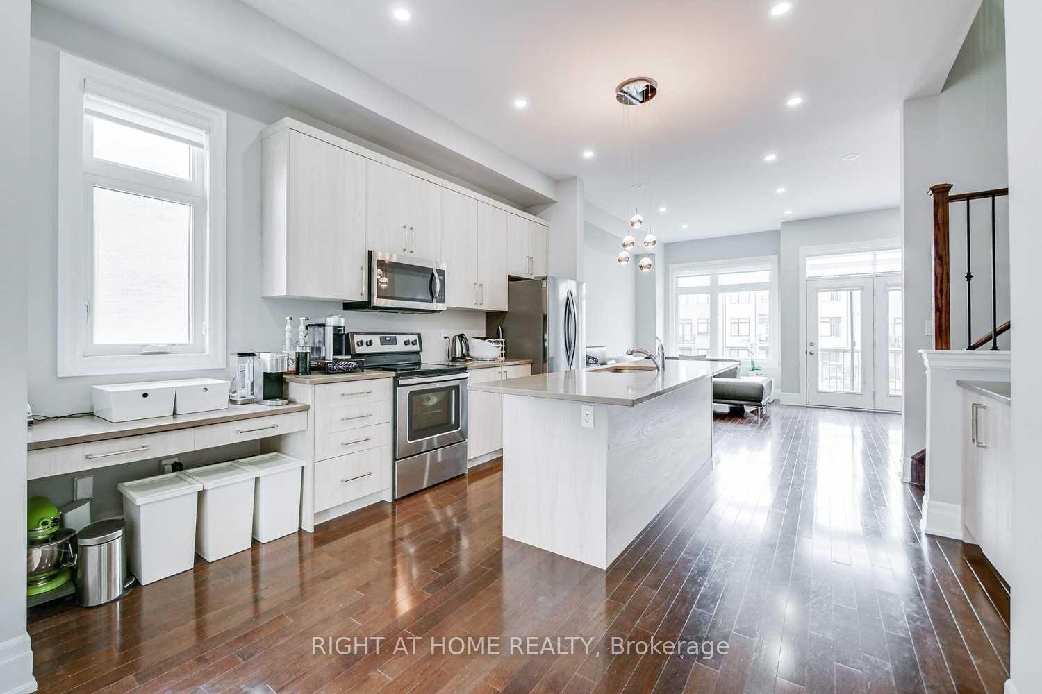 Photo 12 of 255 Thomas Cook Avenue, Vaughan, Patterson — HOMEH