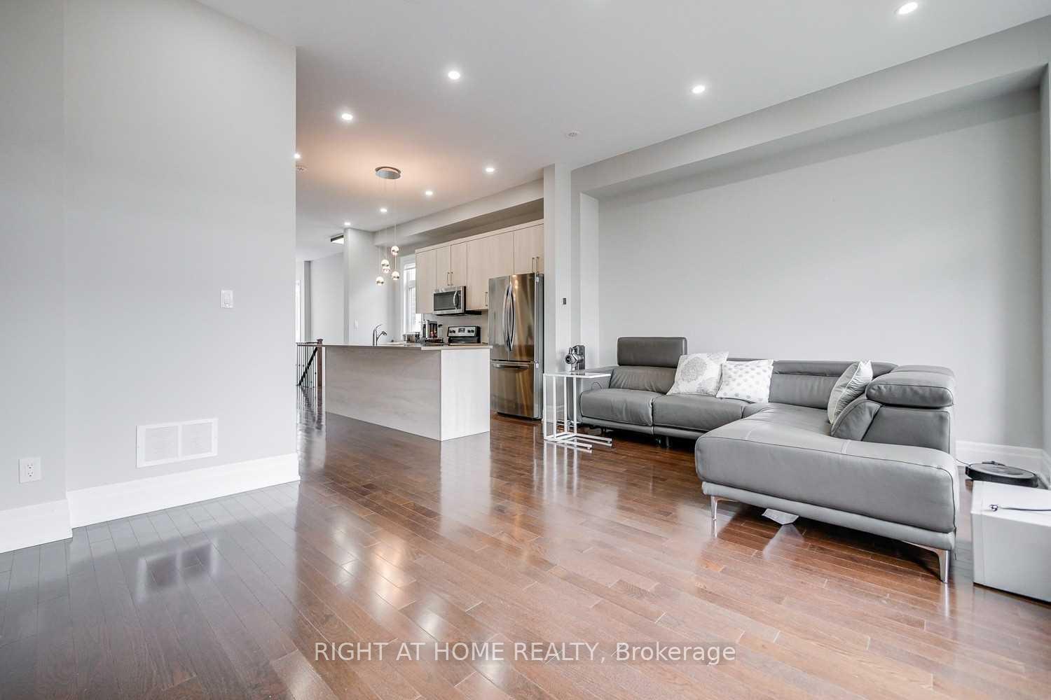 Photo 18 of 255 Thomas Cook Avenue, Vaughan, Patterson — HOMEH