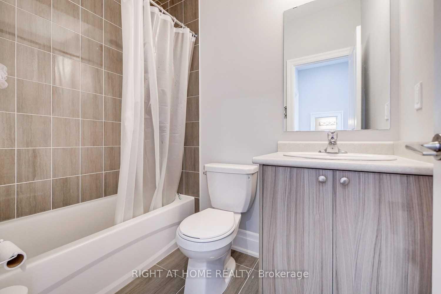 Photo 32 of 255 Thomas Cook Avenue, Vaughan, Patterson — HOMEH