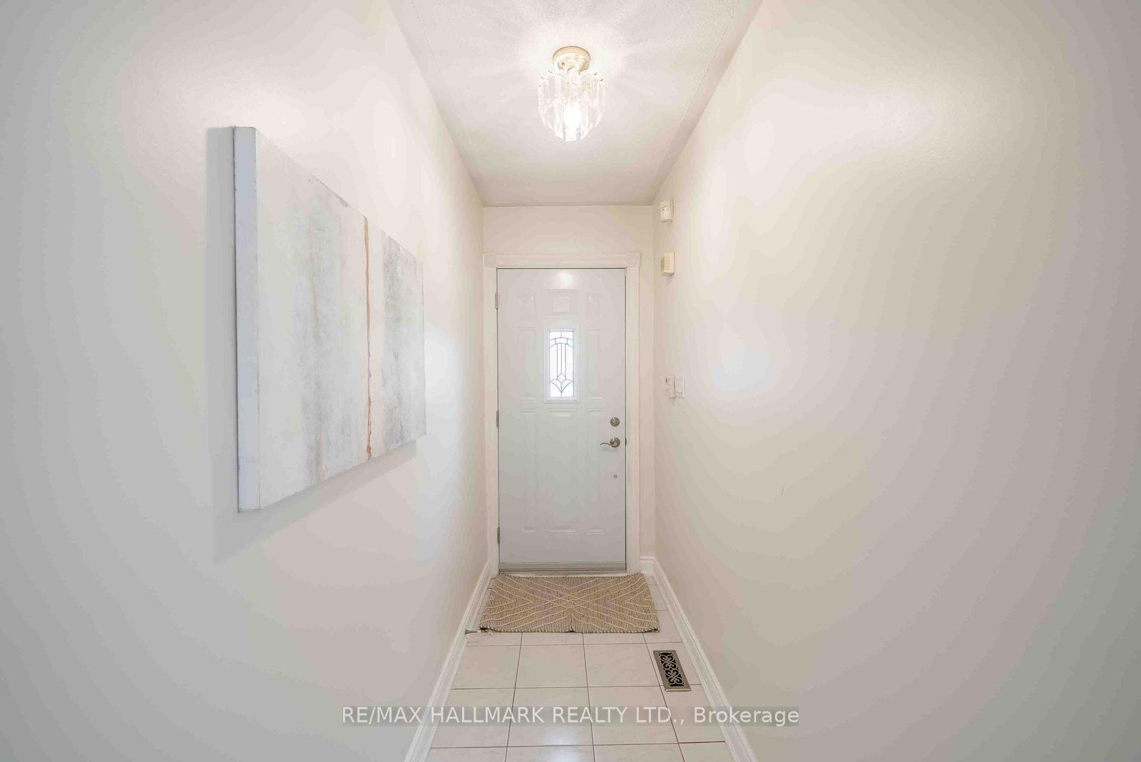 Photo 6 of 65 Baroness Crescent, North York, Don Valley Village — HOMEH