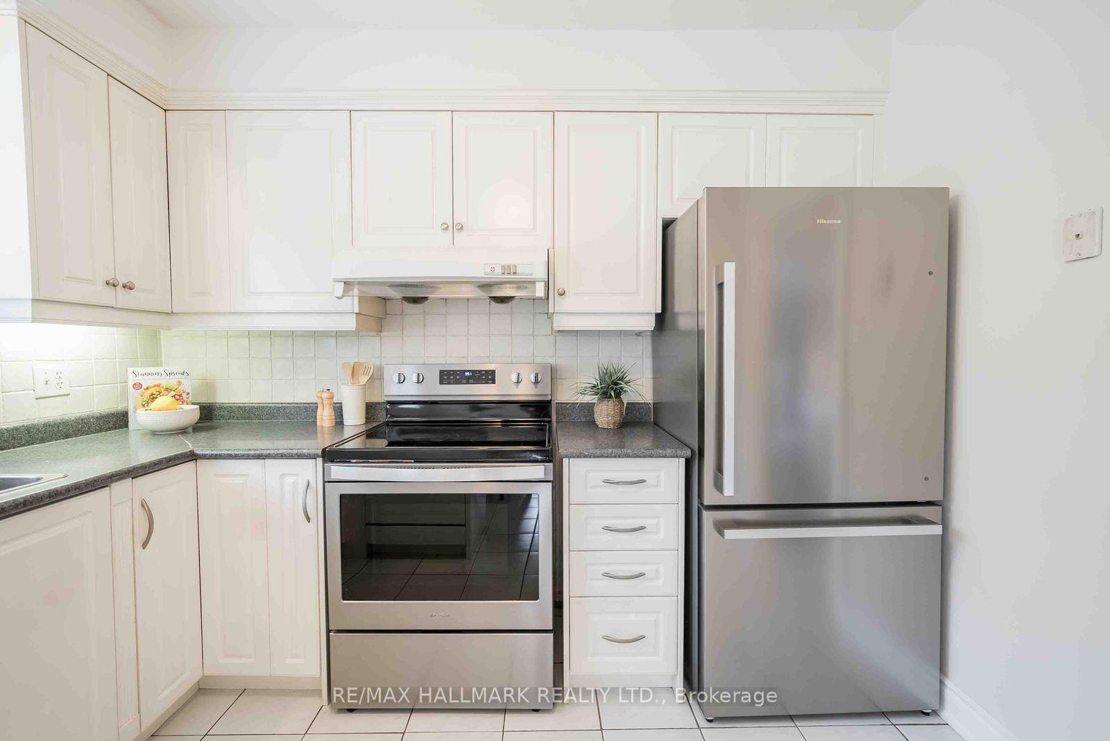 Photo 12 of 65 Baroness Crescent, North York, Don Valley Village — HOMEH