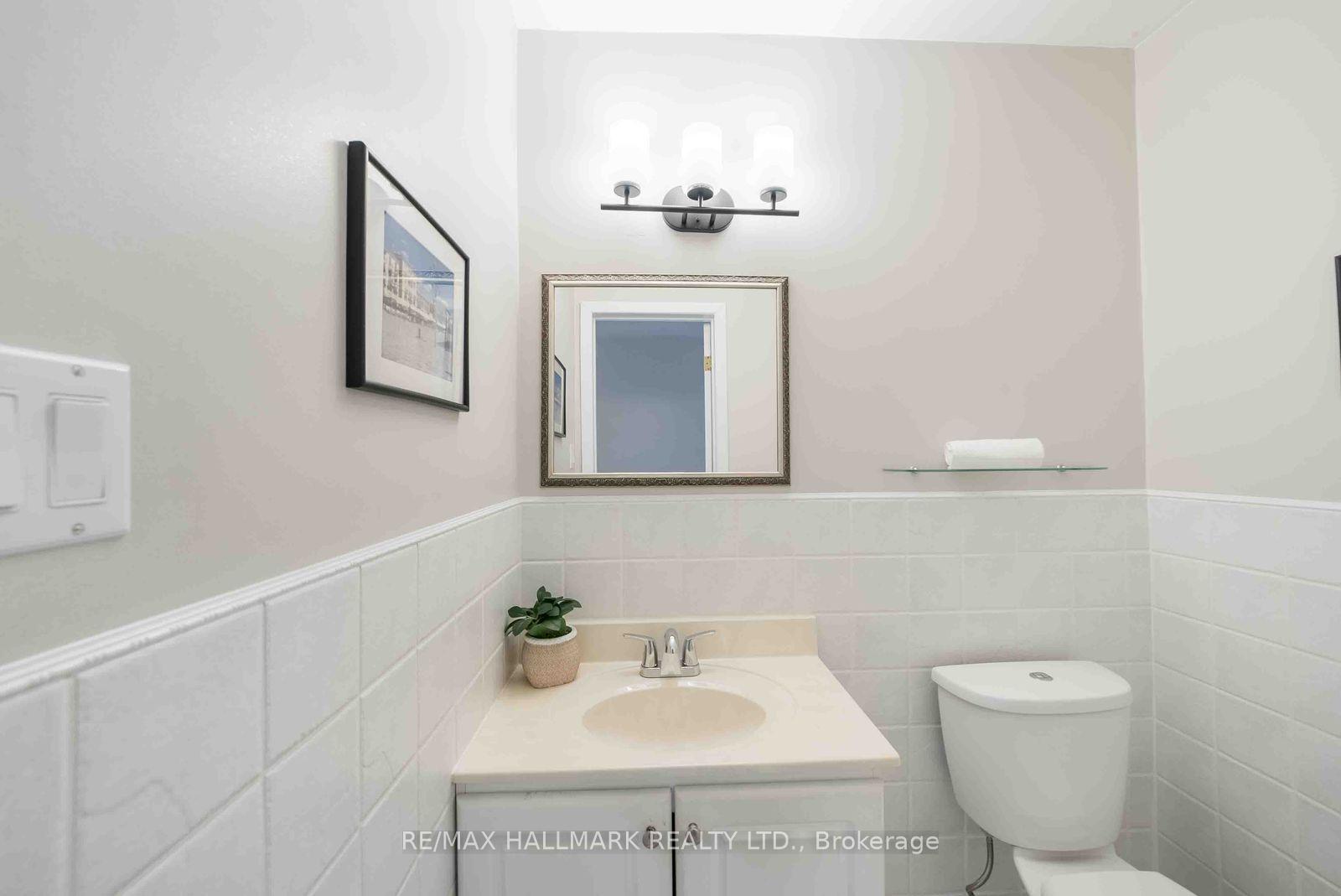 Photo 23 of 65 Baroness Crescent, North York, Don Valley Village — HOMEH