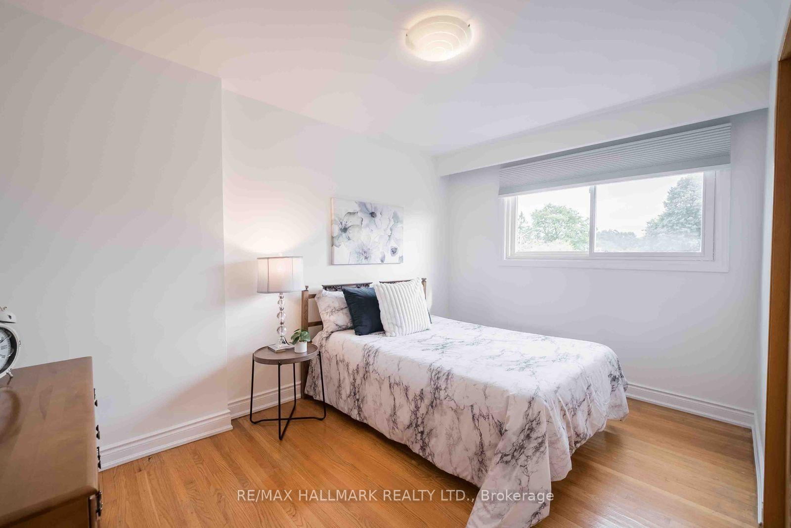 Photo 26 of 65 Baroness Crescent, North York, Don Valley Village — HOMEH