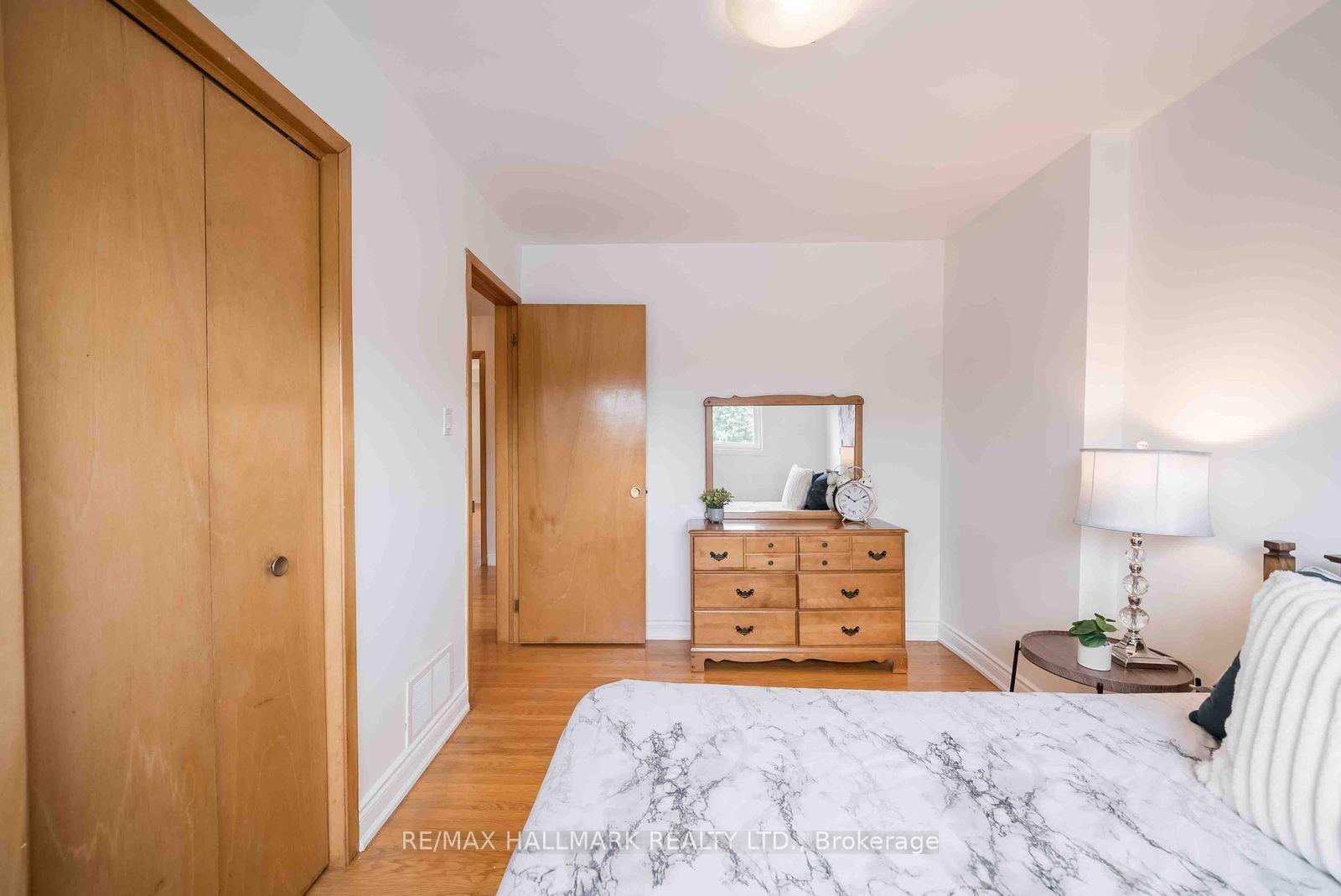 Photo 27 of 65 Baroness Crescent, North York, Don Valley Village — HOMEH