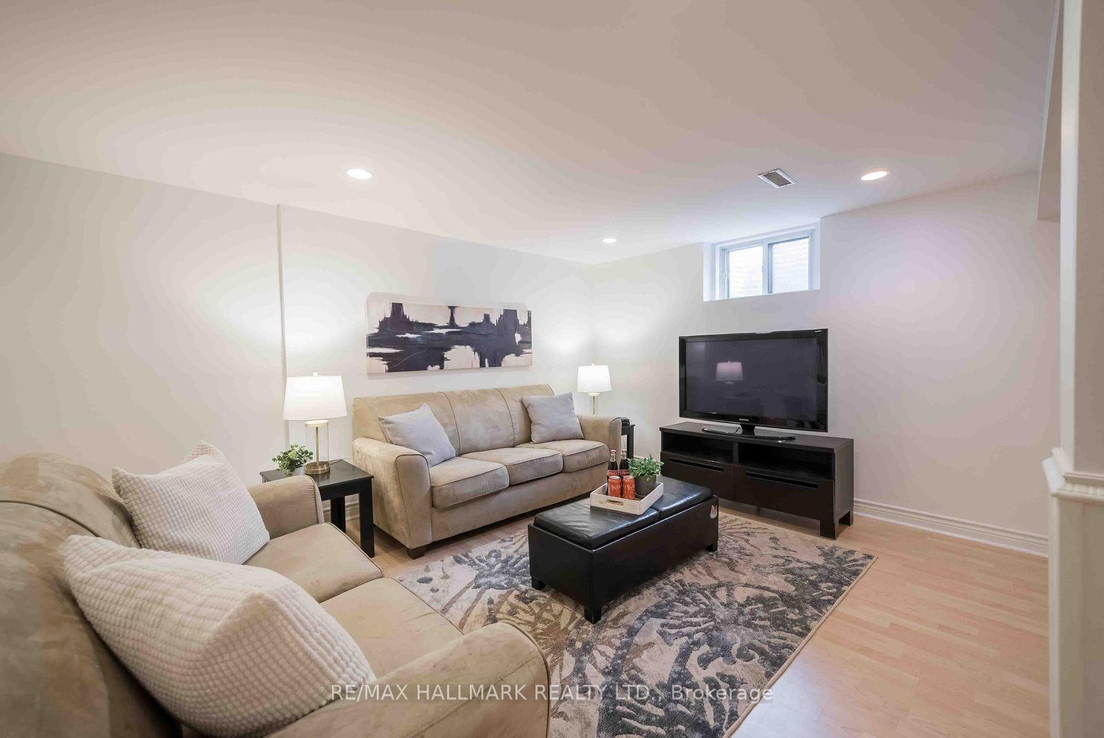 Photo 35 of 65 Baroness Crescent, North York, Don Valley Village — HOMEH