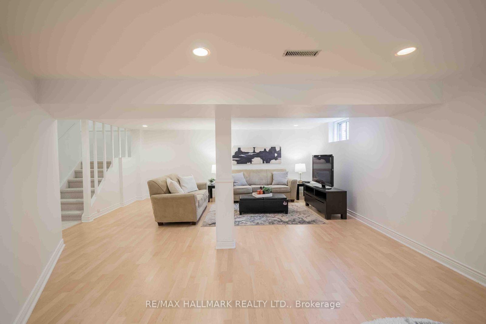 Photo 38 of 65 Baroness Crescent, North York, Don Valley Village — HOMEH