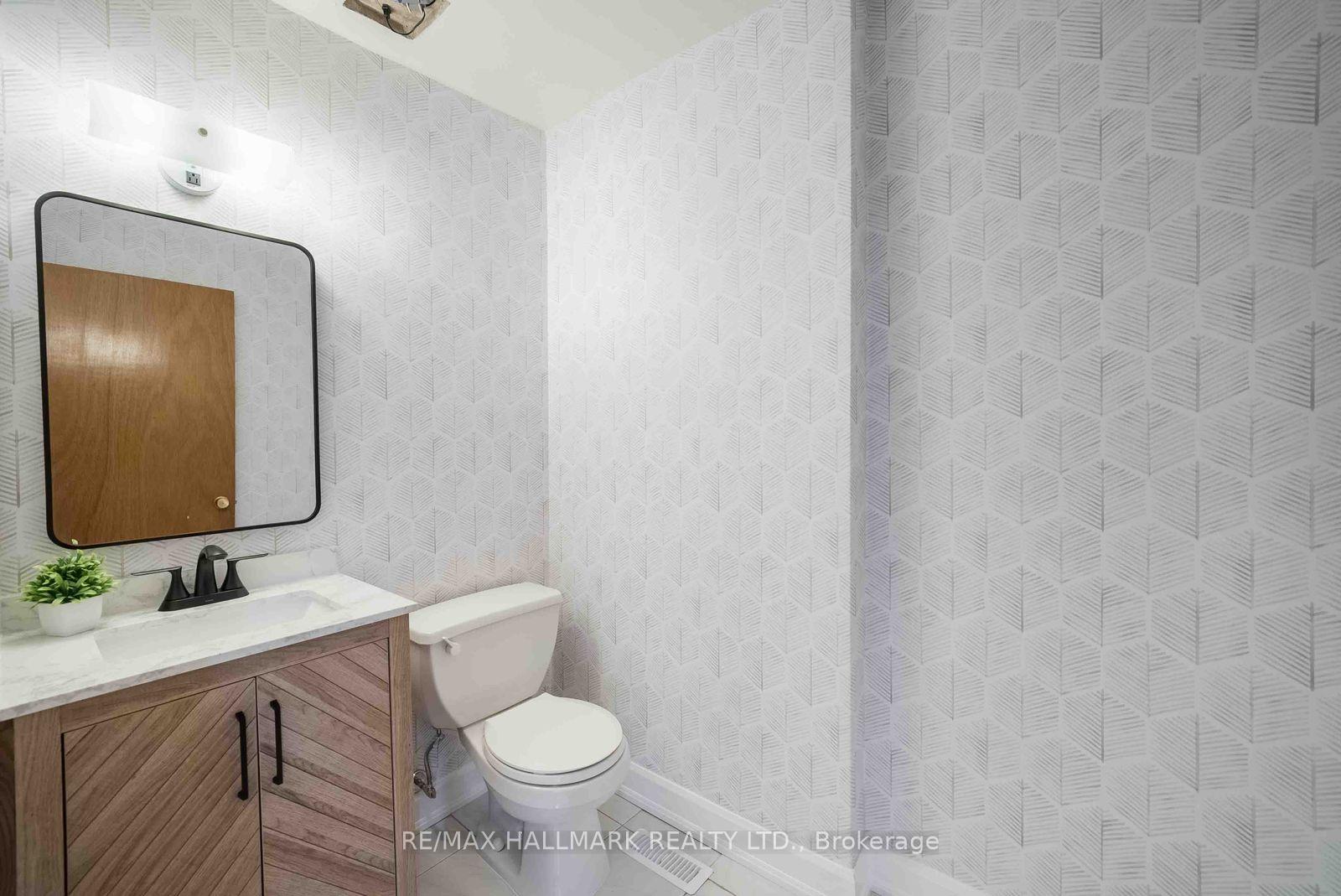 Photo 39 of 65 Baroness Crescent, North York, Don Valley Village — HOMEH